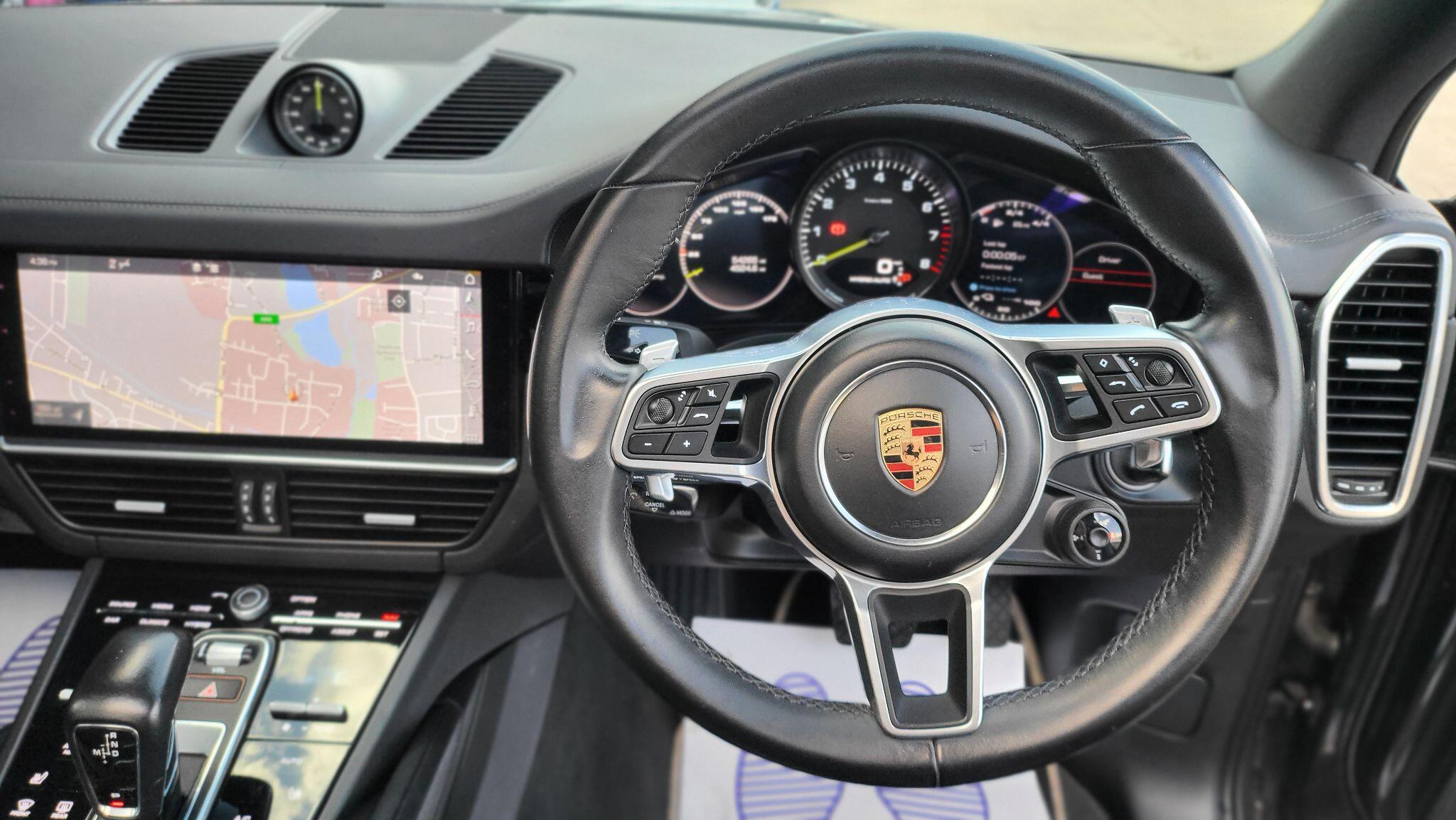 Porsche Cayenne view 35