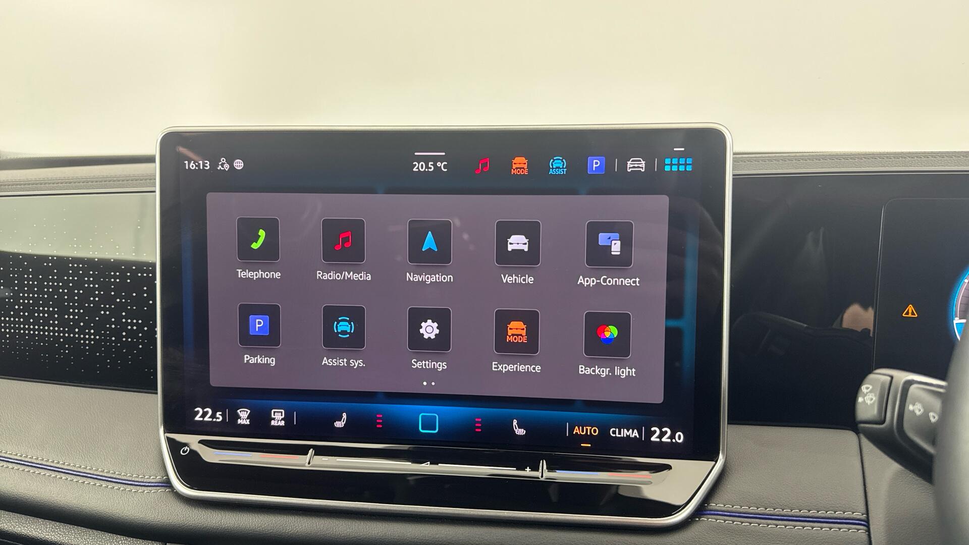 Volkswagen Tiguan view 41