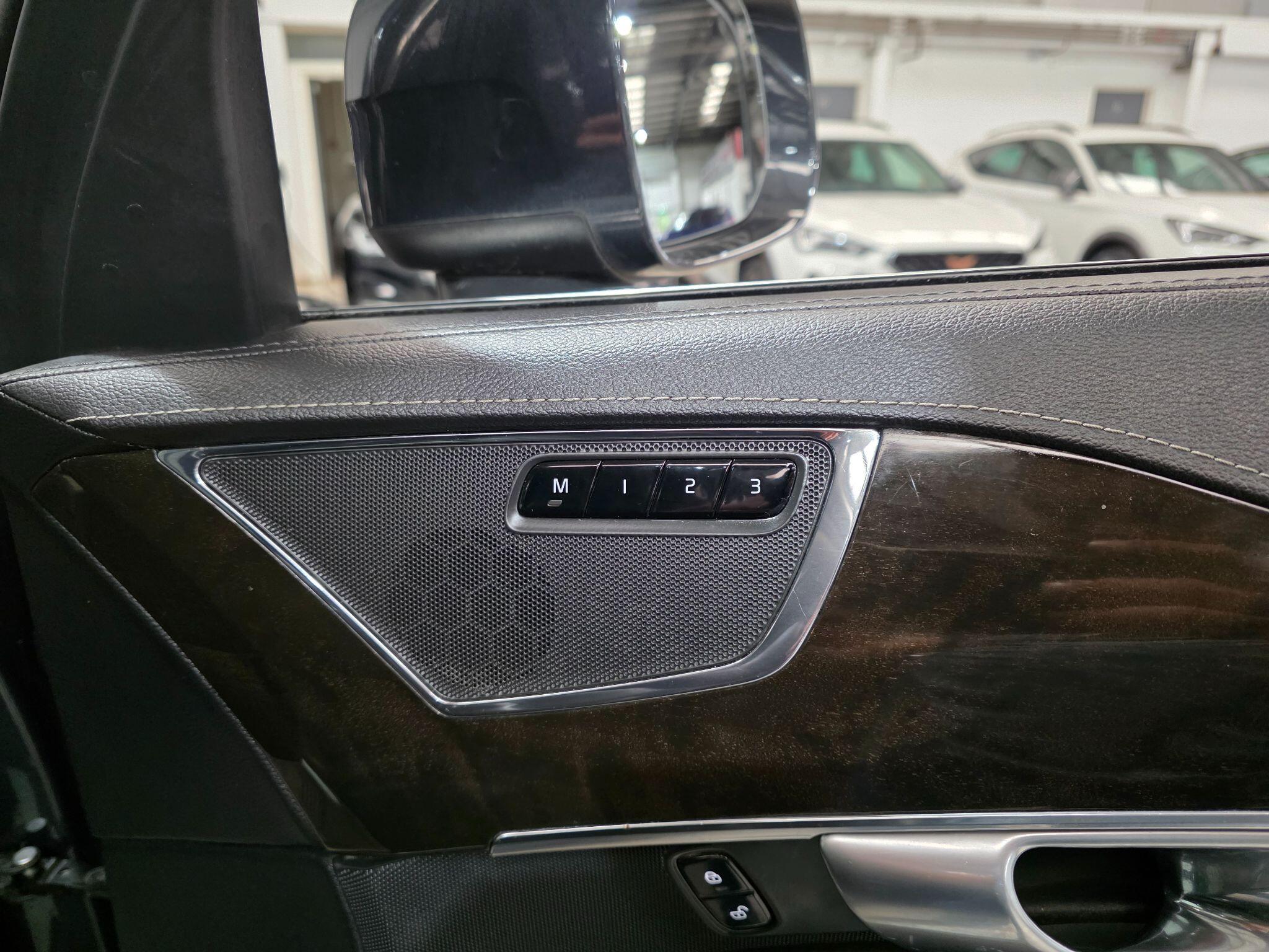 Volvo XC90 view 15