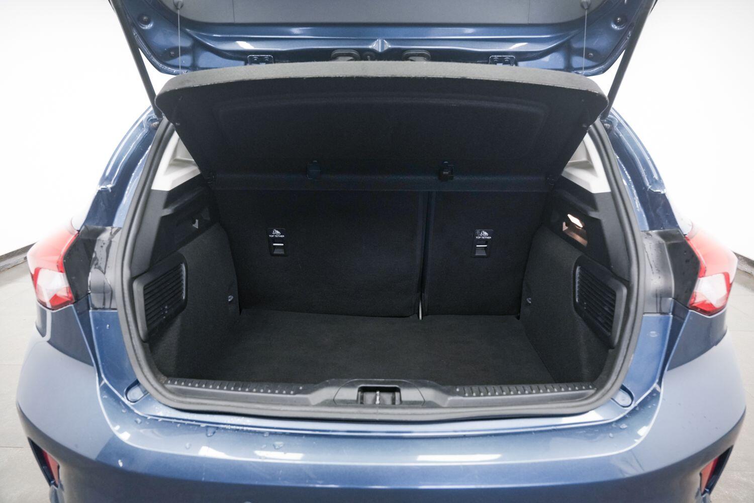 Ford Focus view 25
