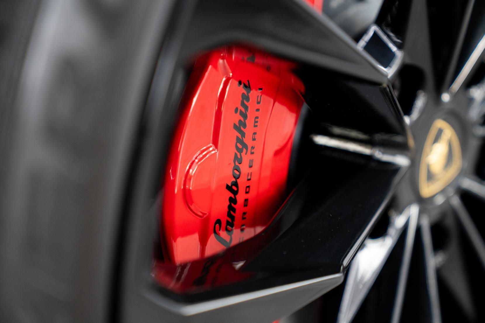 Lamborghini Urus view 27