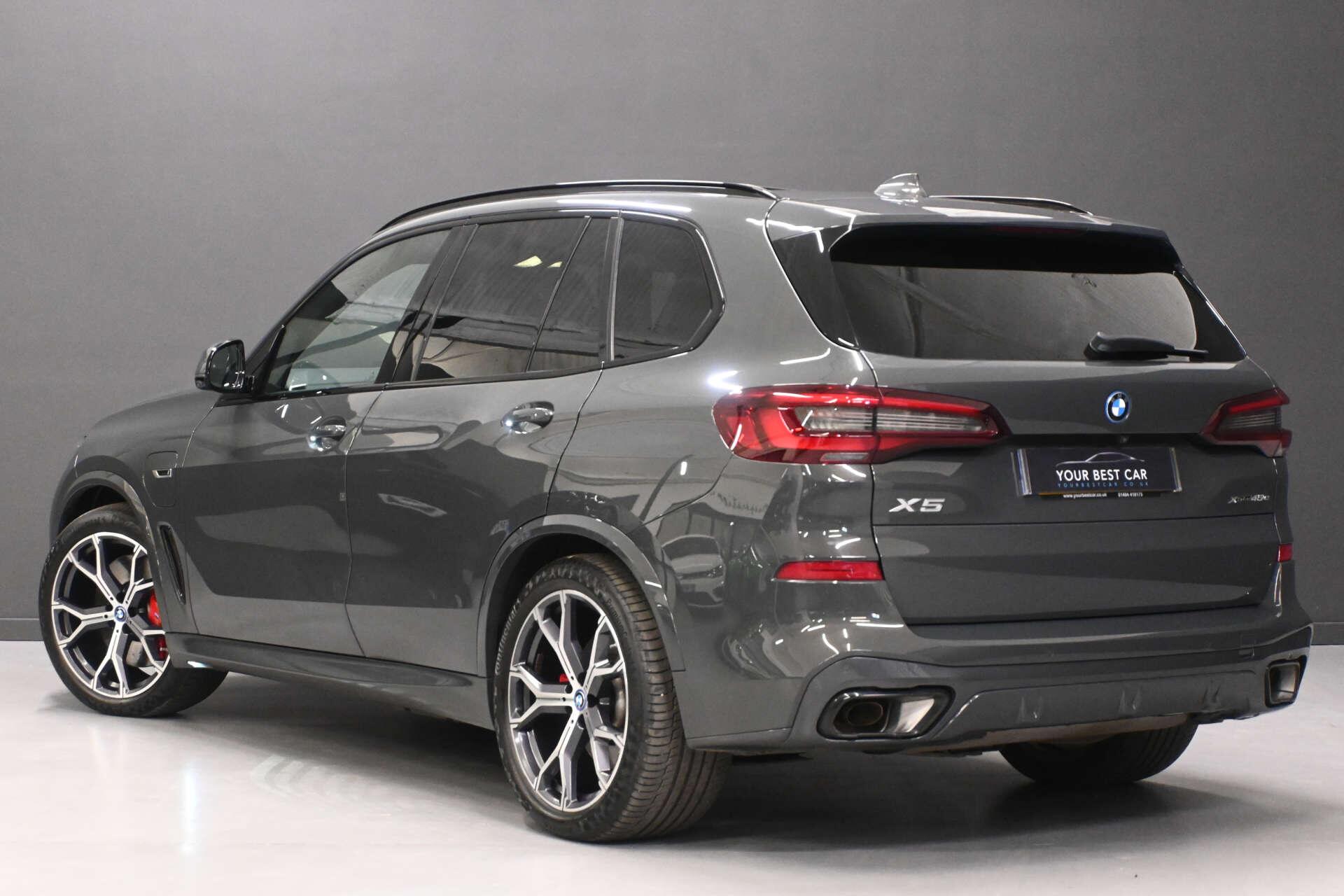 BMW X5 view 2