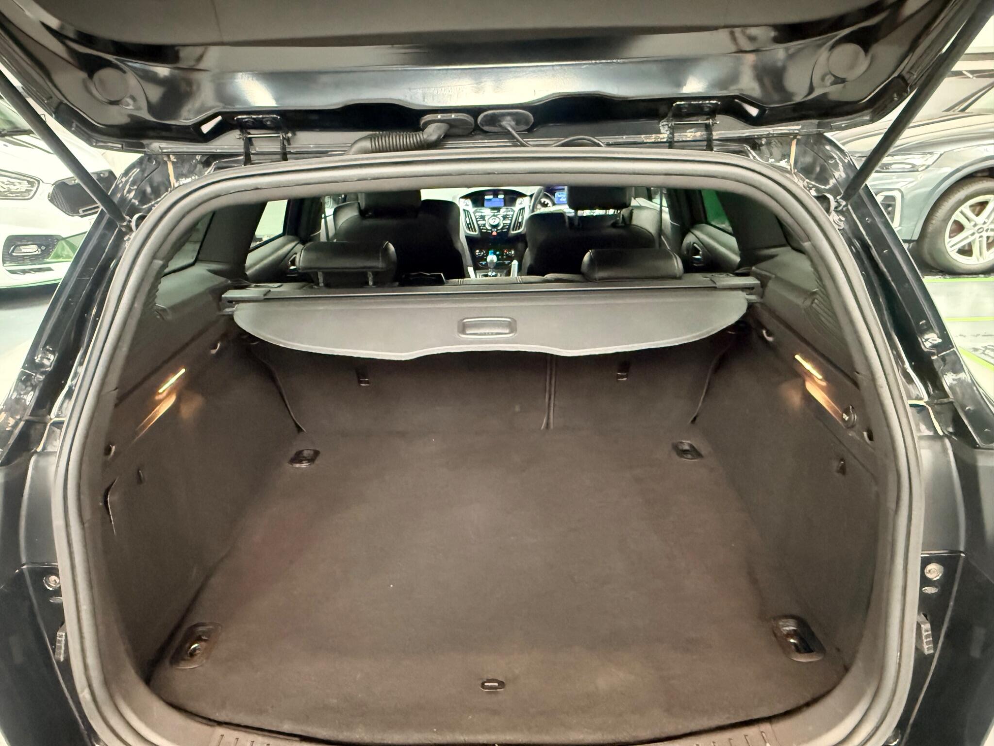 Ford Focus view 17