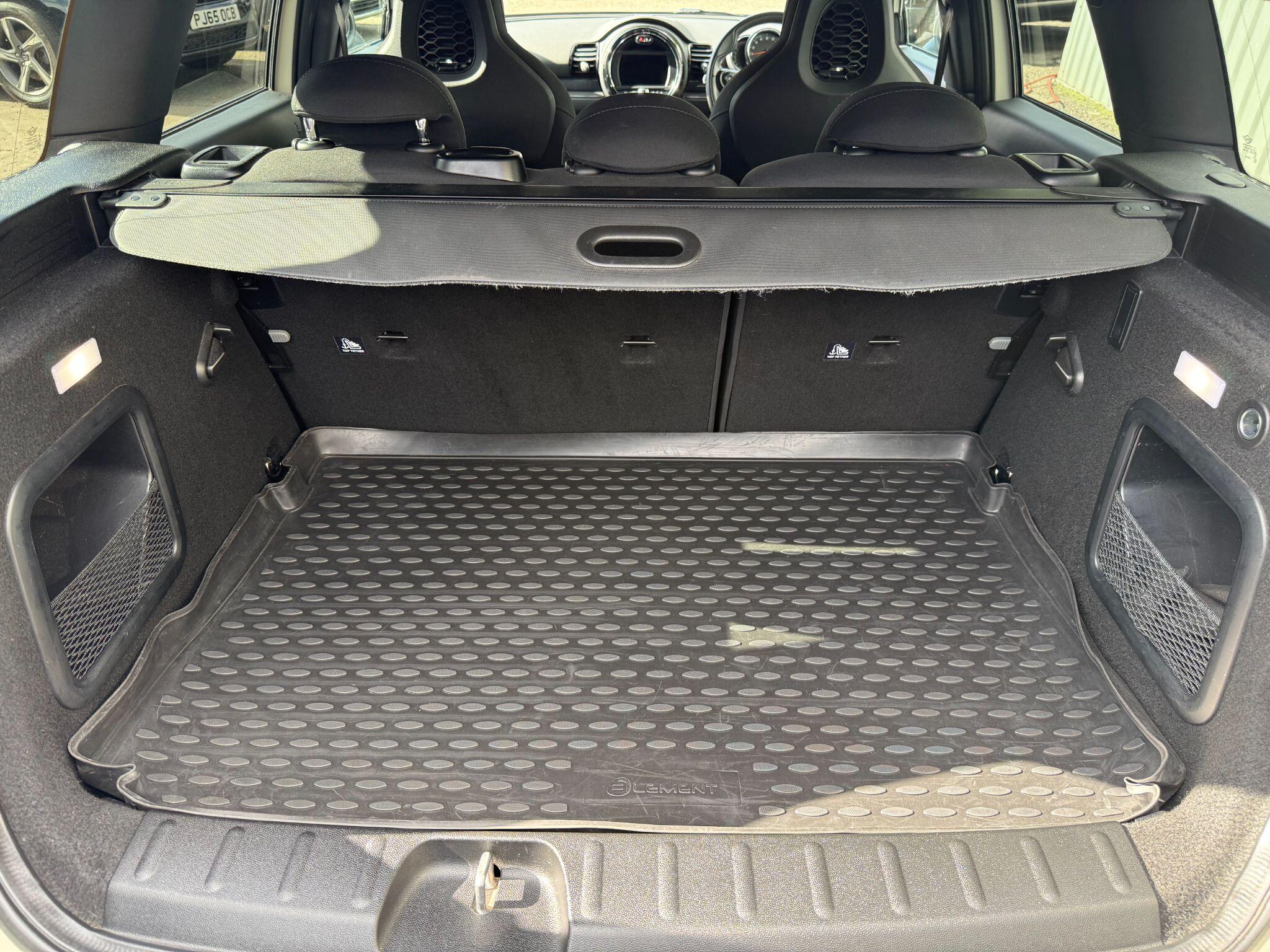 Mini Clubman view 40