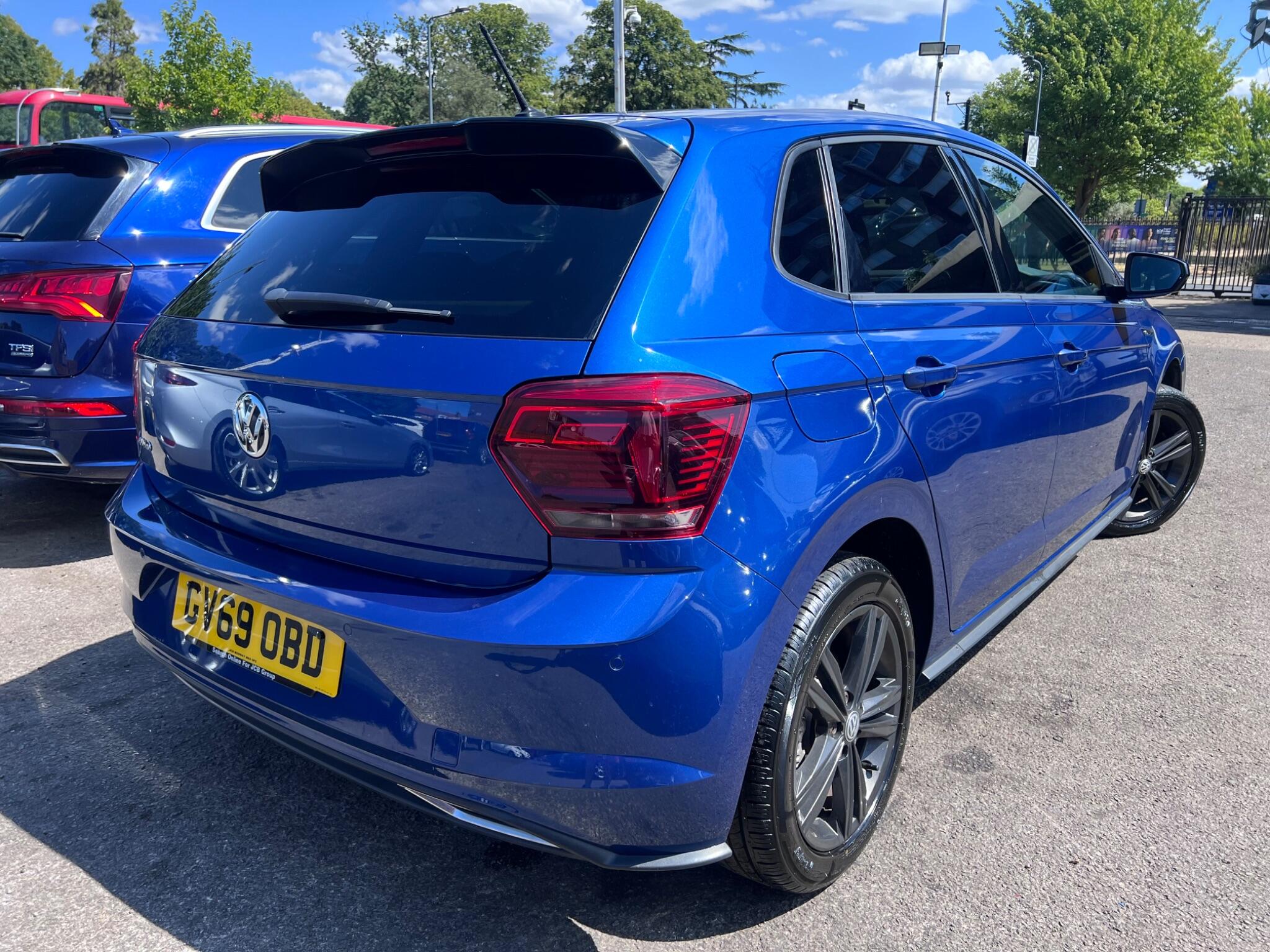 Volkswagen Polo view 10