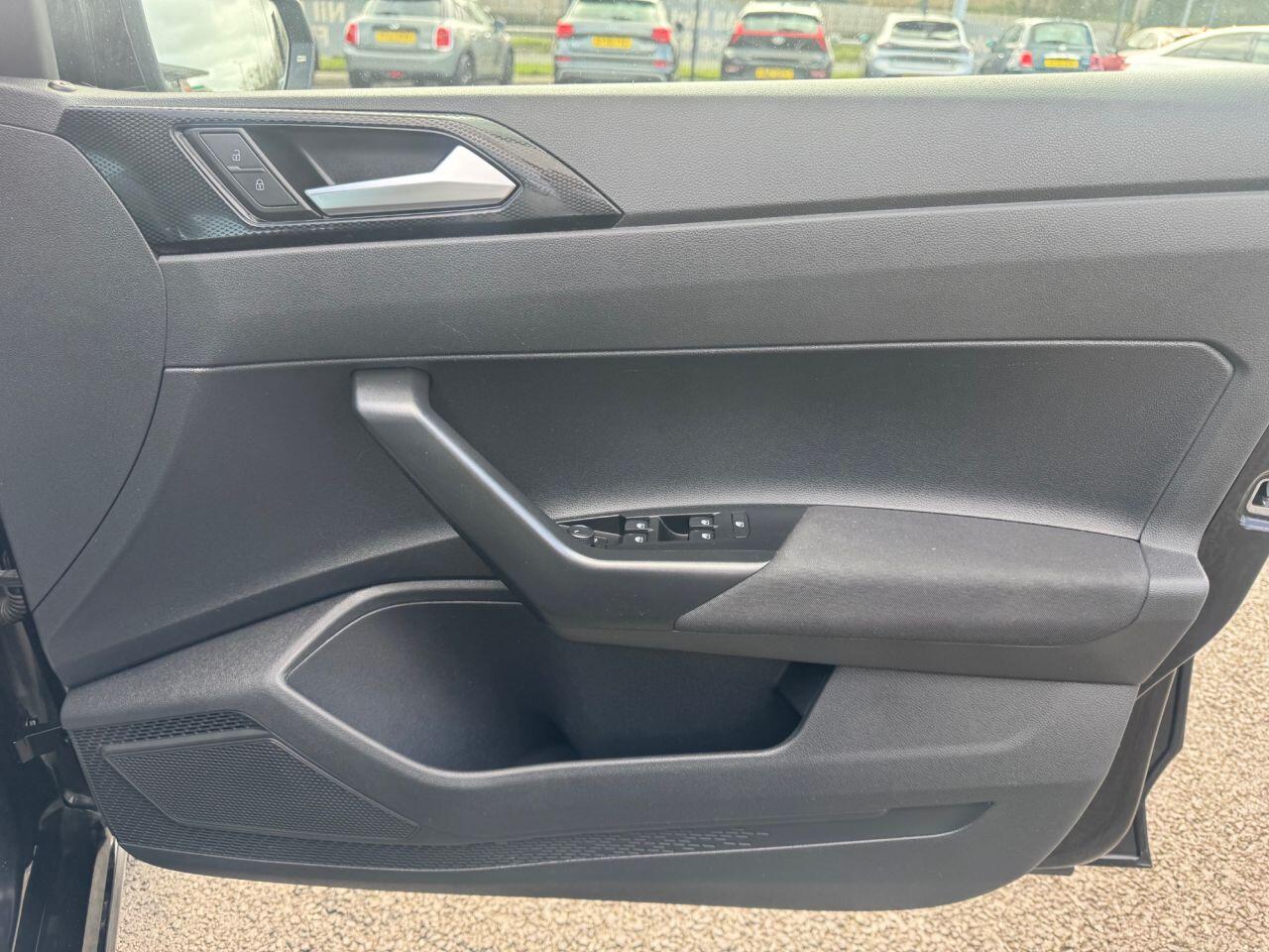 Volkswagen Polo view 12