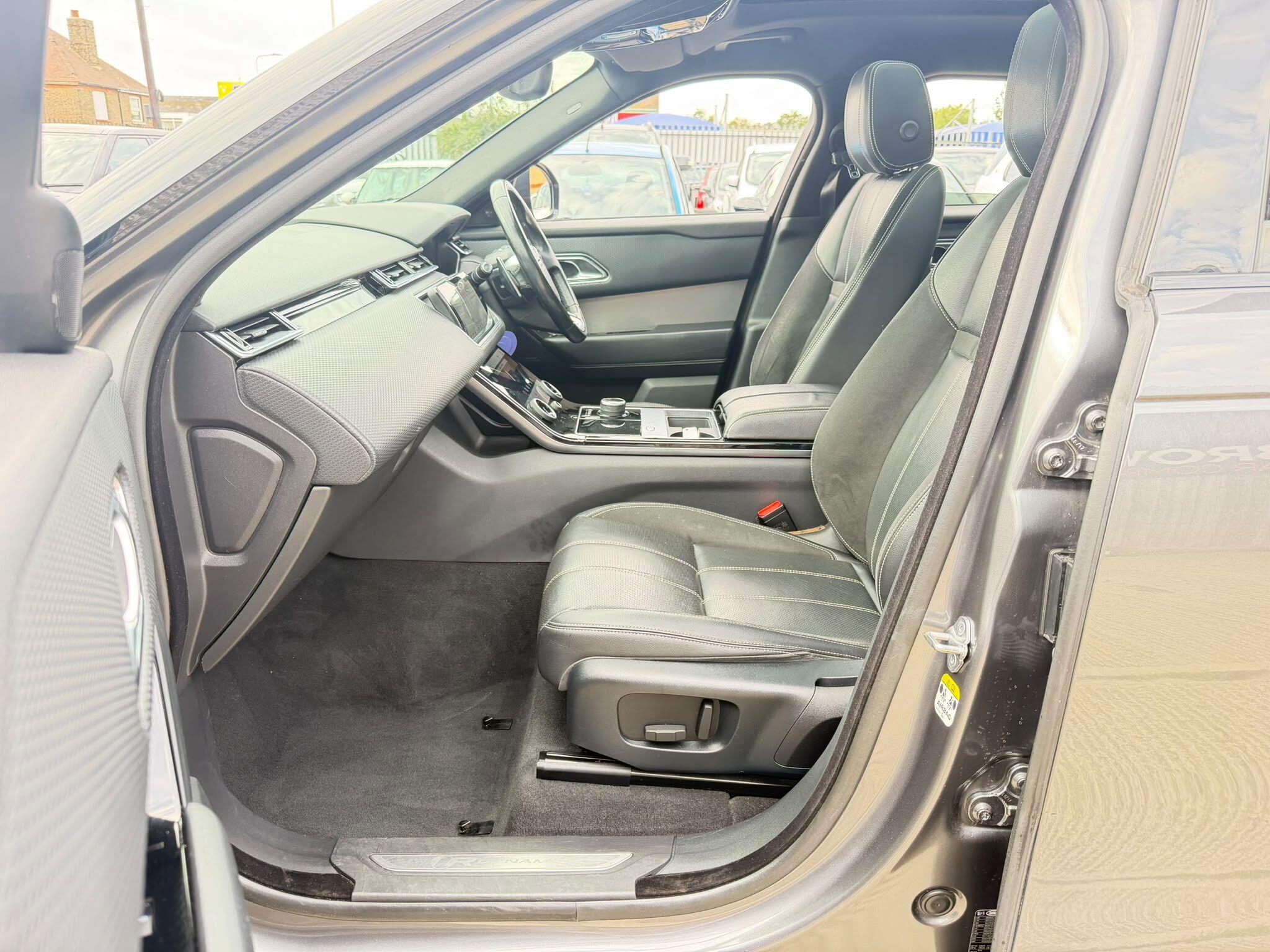 Land Rover Range Rover Velar view 29