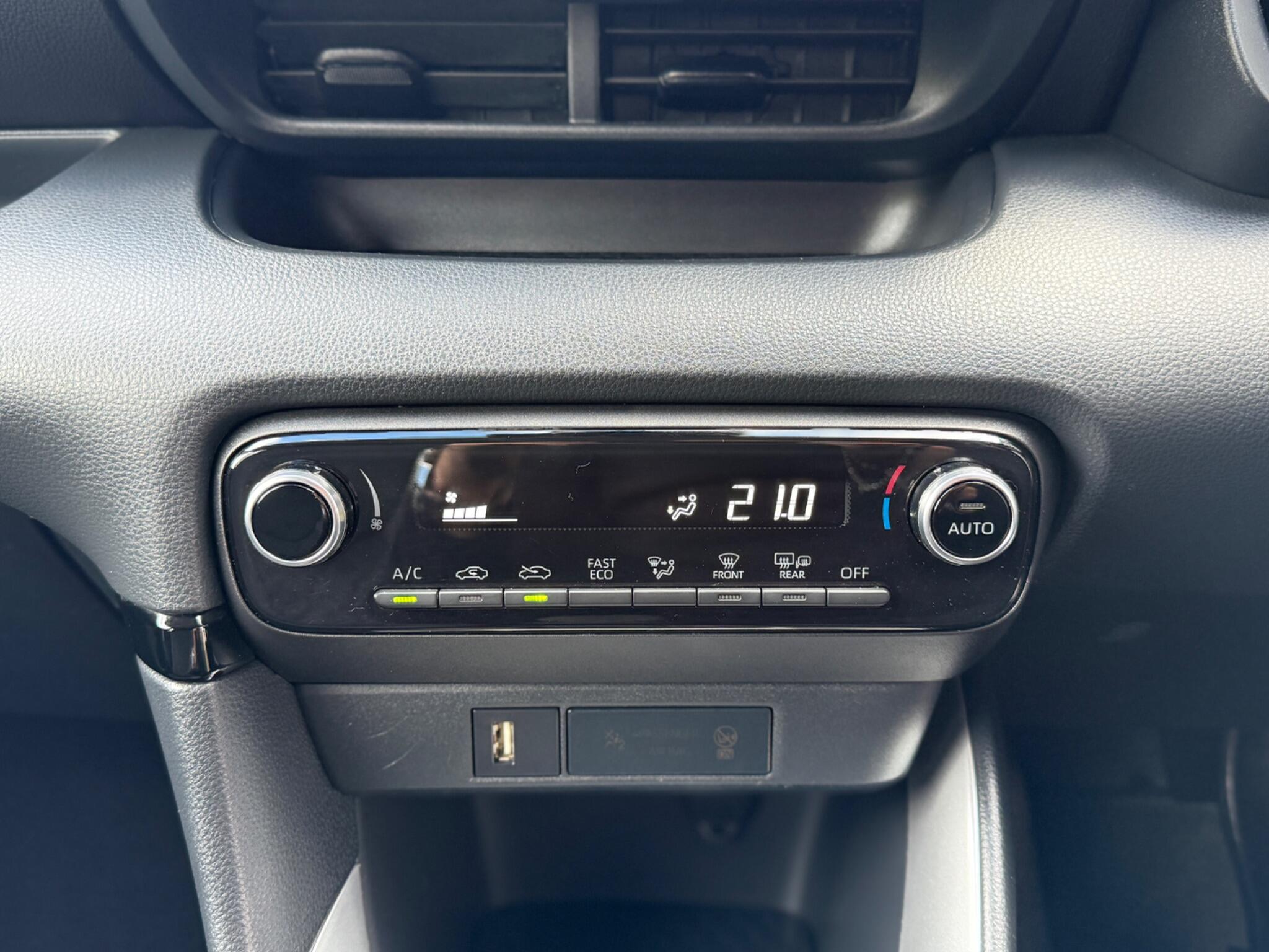 Toyota Yaris view 55