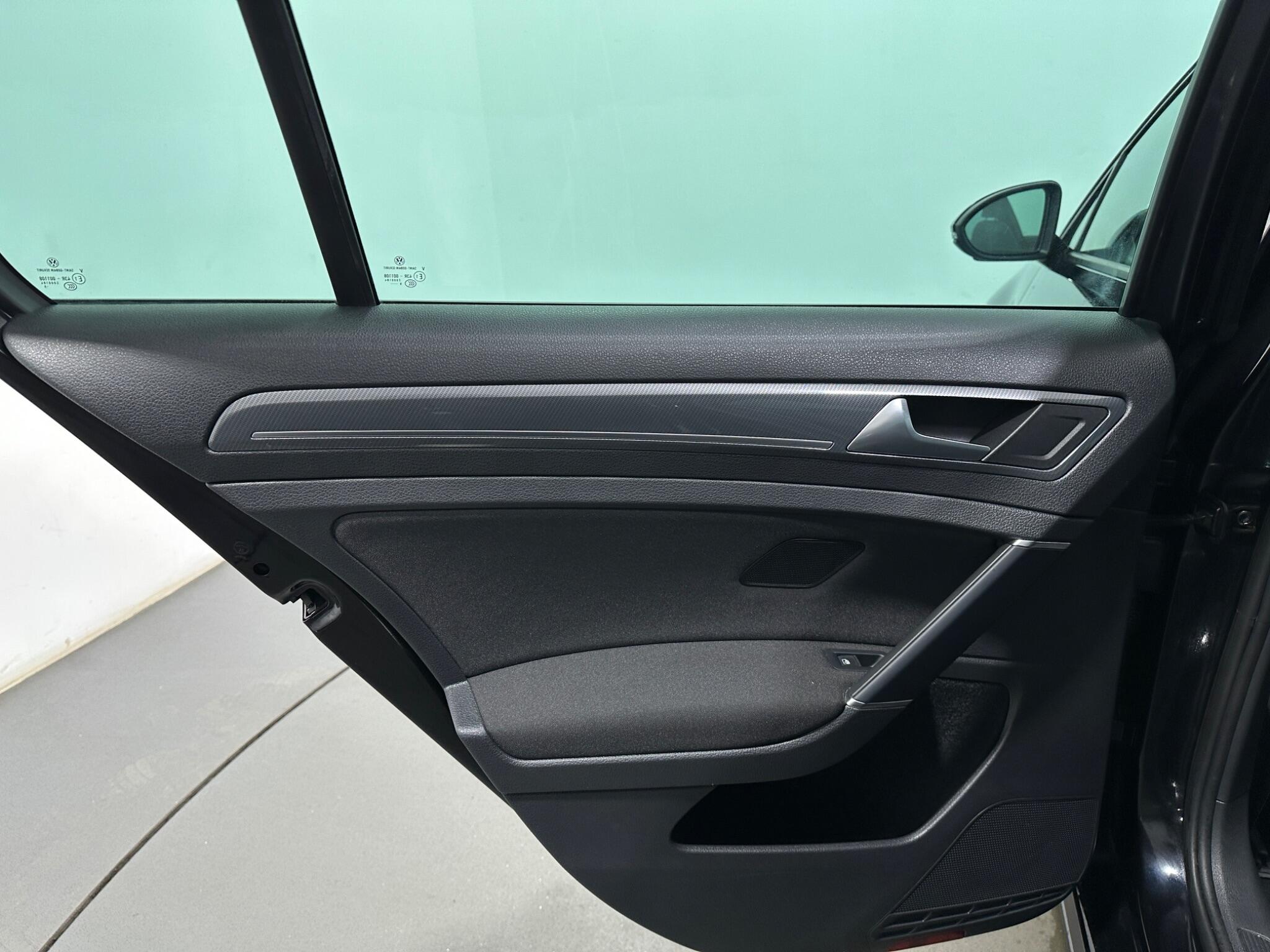 Volkswagen Golf view 41