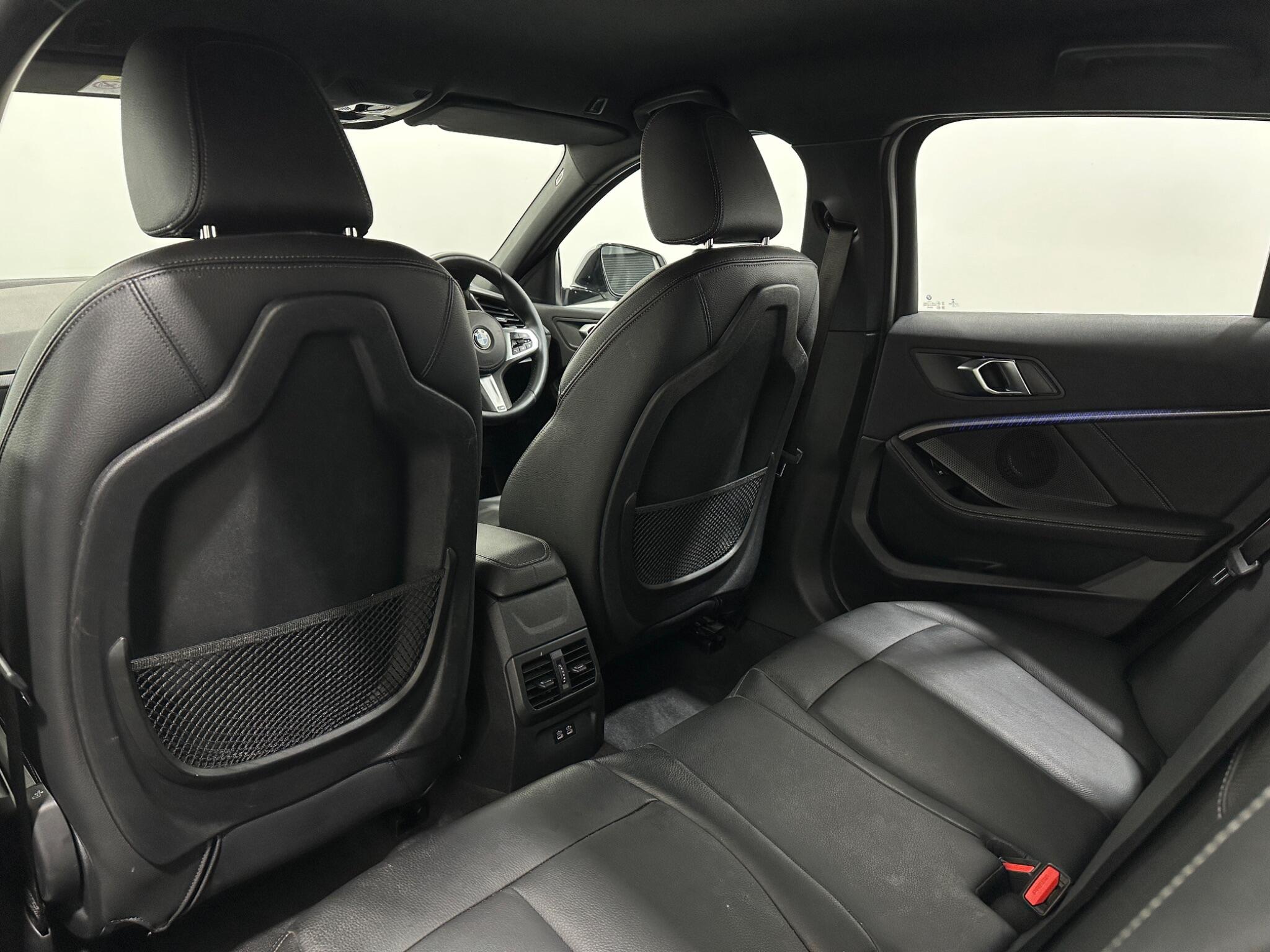 BMW 1 Series view 39