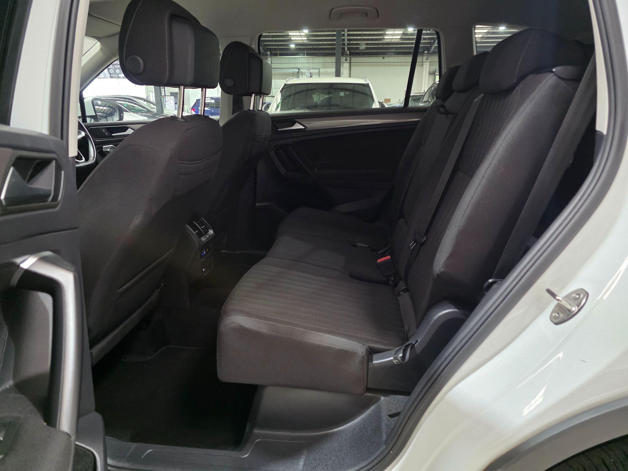 Volkswagen Tiguan Allspace view 27