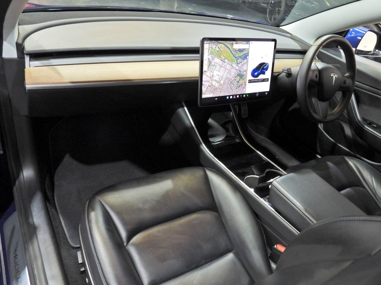 Tesla Model 3 view 4