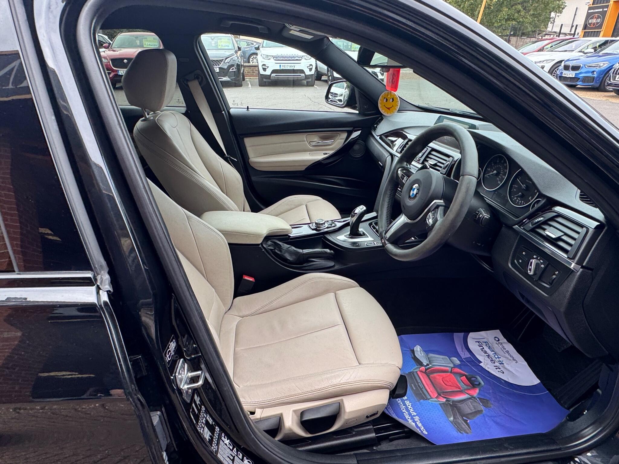 BMW 3 Series view 10