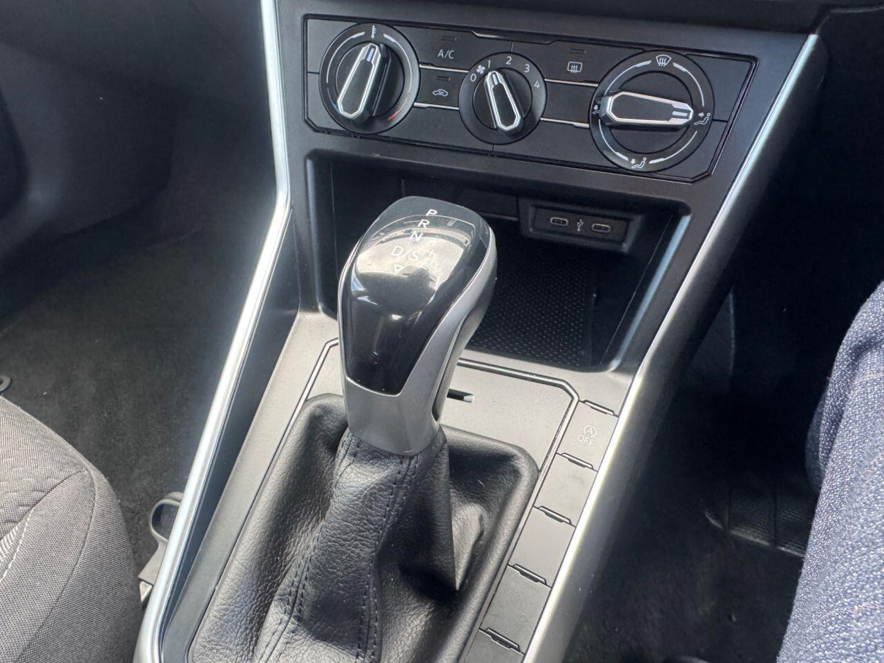 Volkswagen Polo view 28
