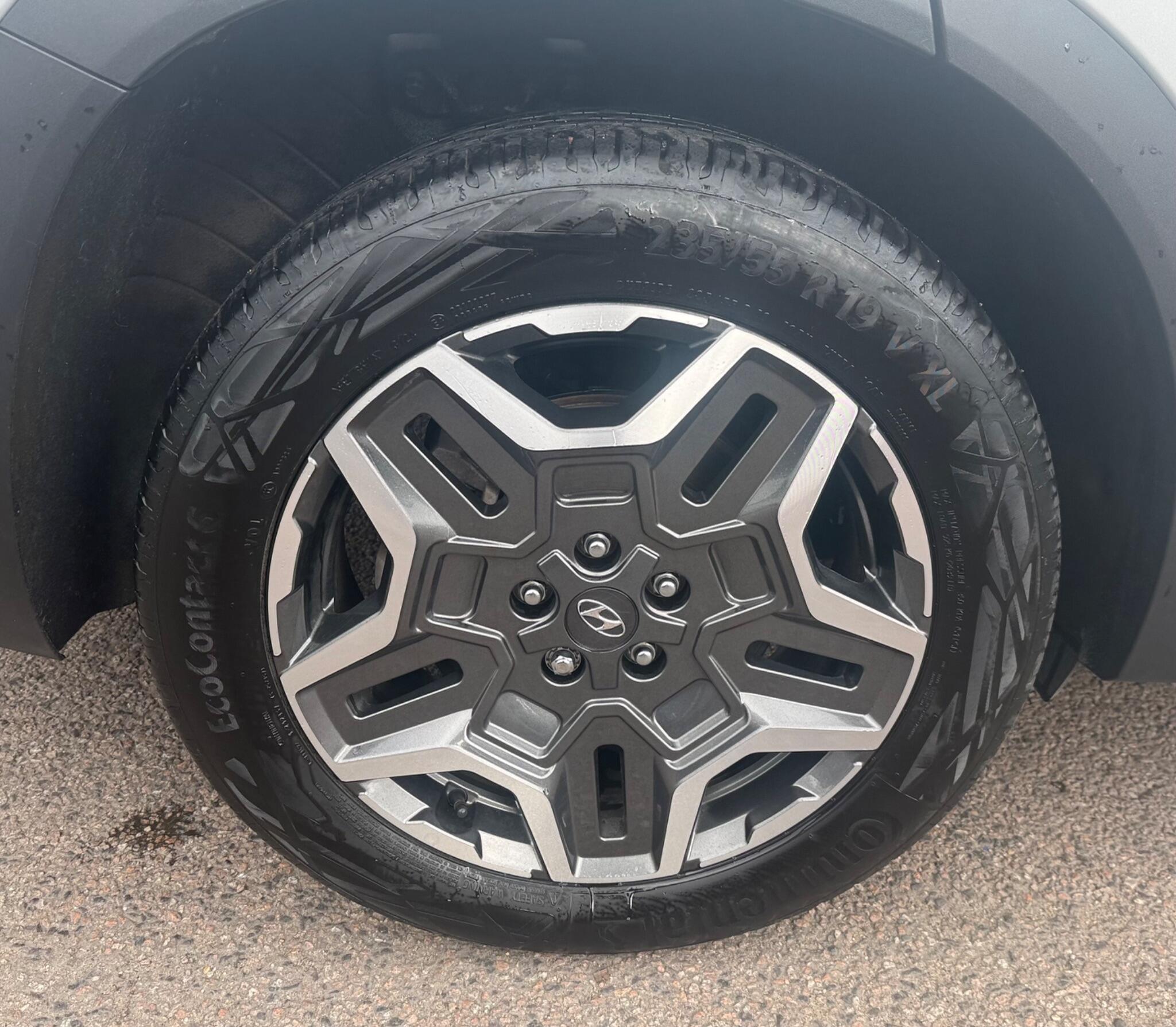 Hyundai Santa FE view 25