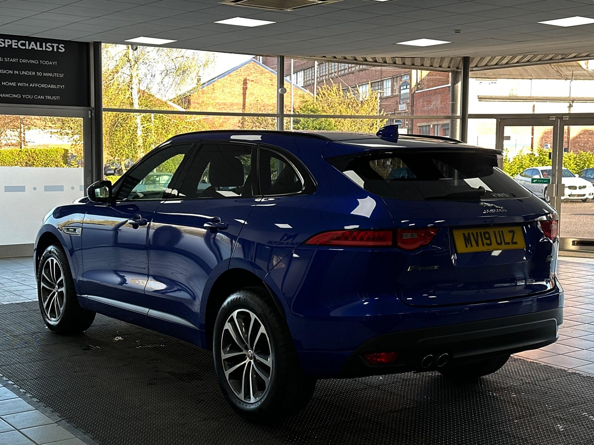 Jaguar F-Pace view 10