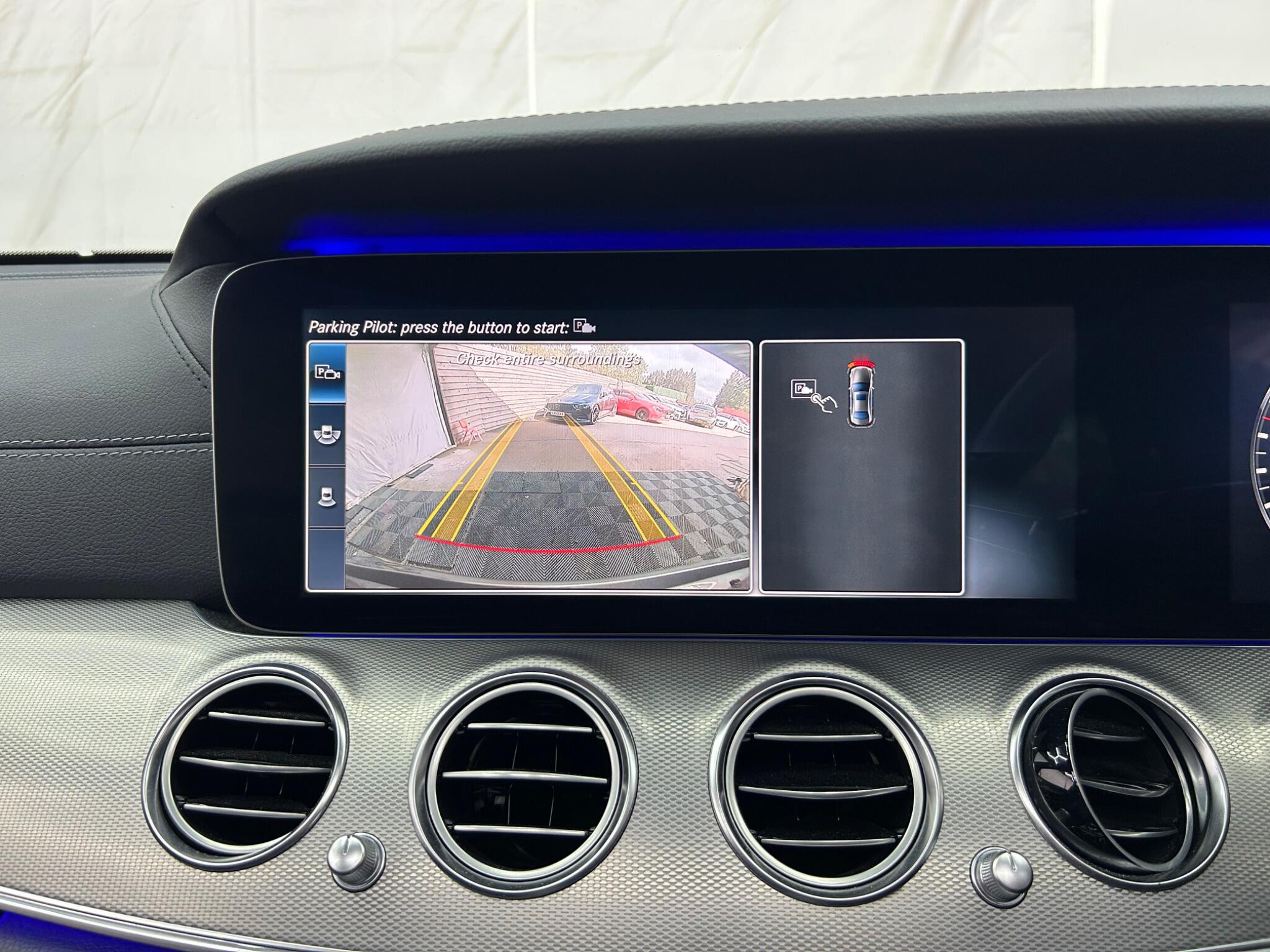 Mercedes-Benz E-Class view 36