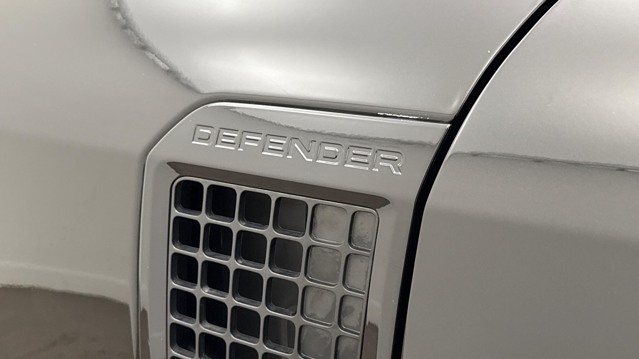 Land Rover Defender view 20