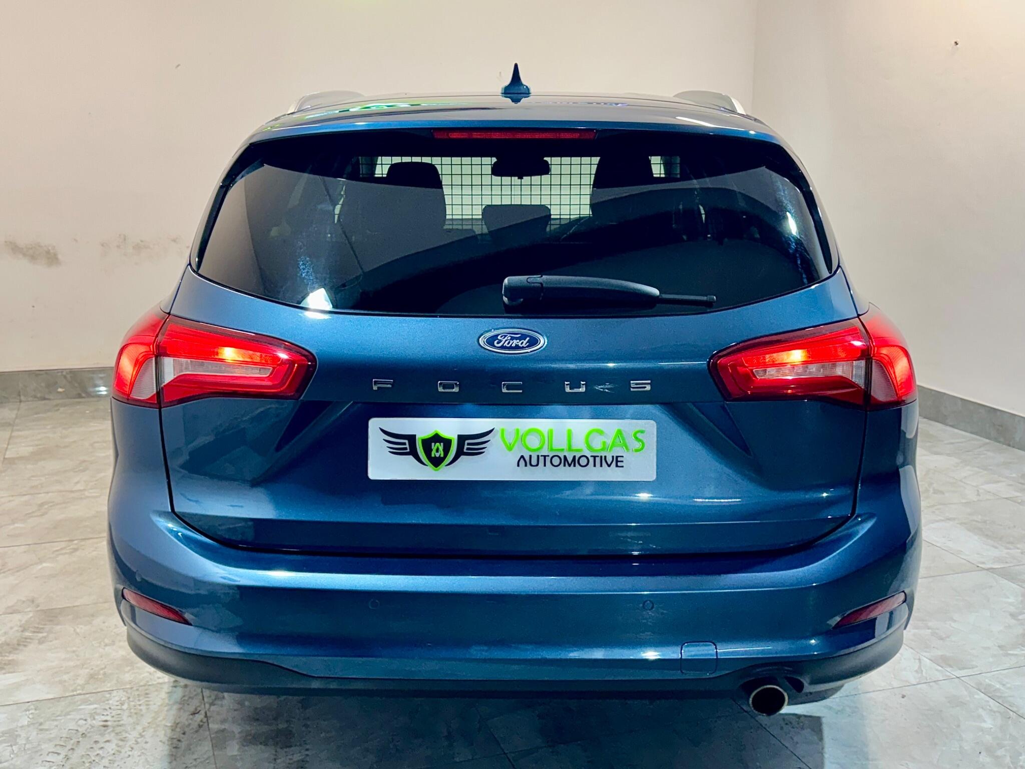 Ford Focus view 5