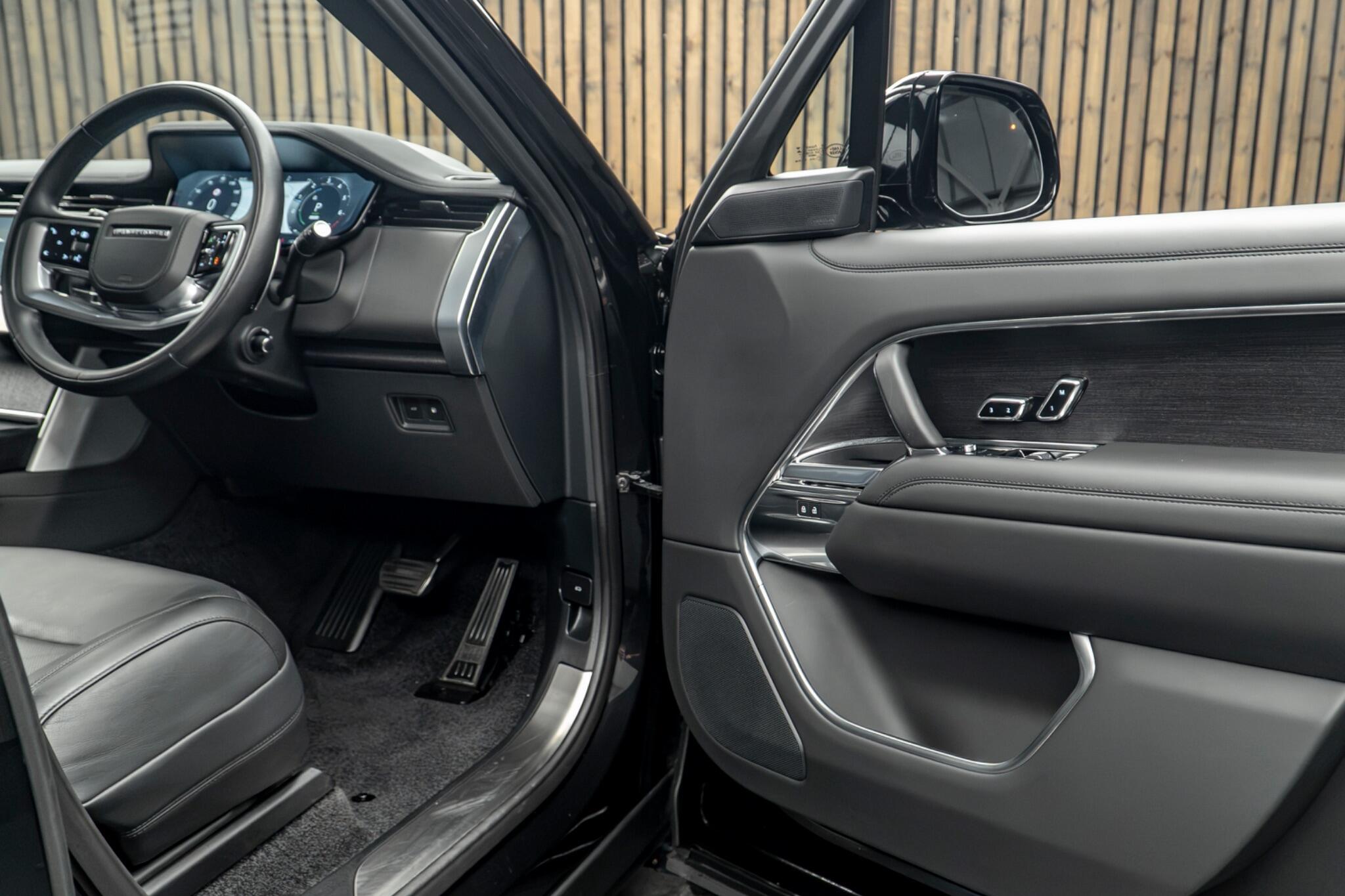 Land Rover Range Rover view 31