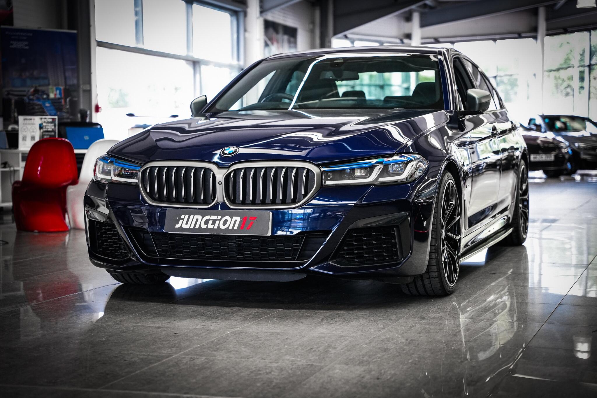 BMW 5 Series view 13
