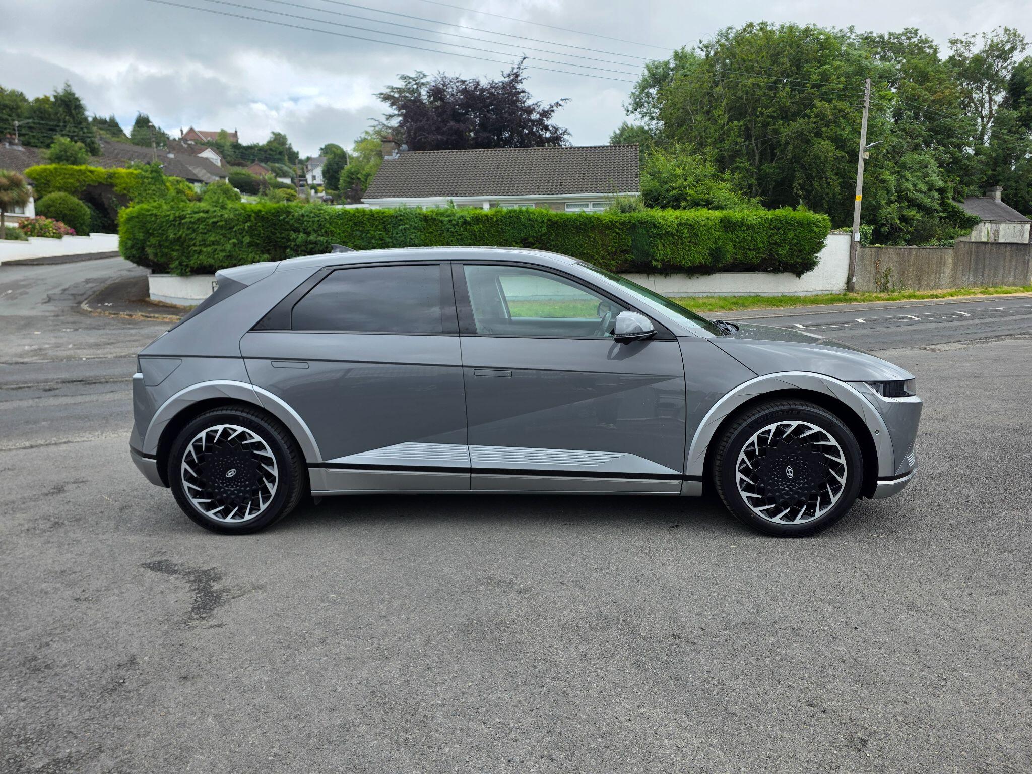 Hyundai Ioniq 5 view 3