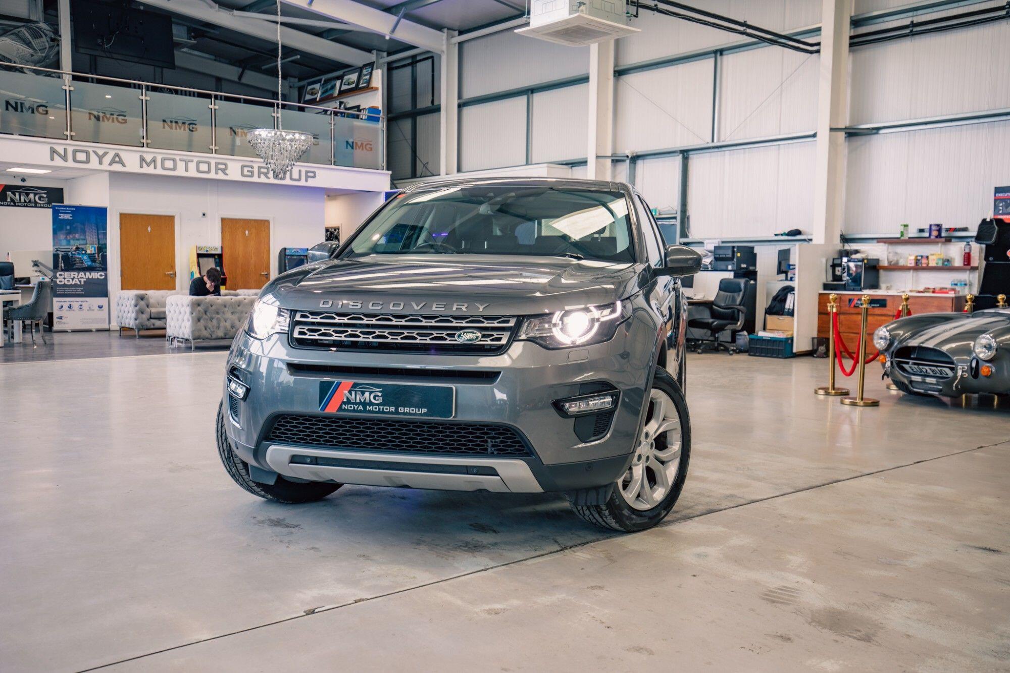Land Rover Discovery Sport view 4