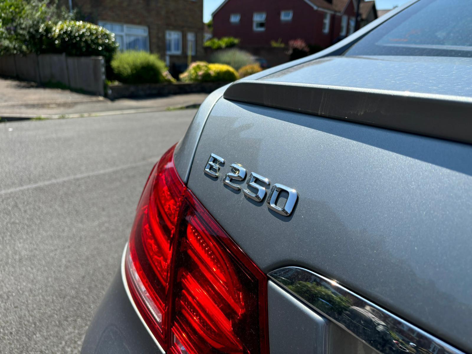 Mercedes-Benz E Class view 29