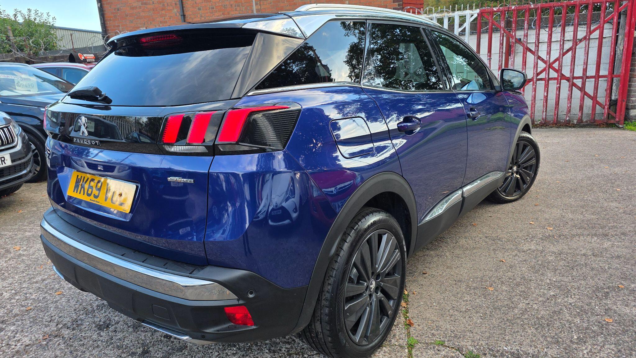 Peugeot 3008 view 3
