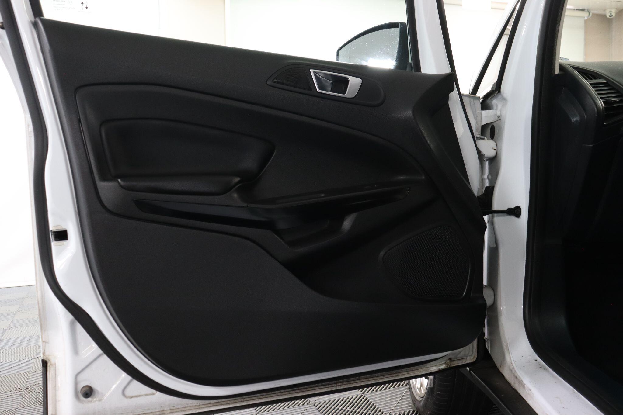 Ford Ecosport view 44