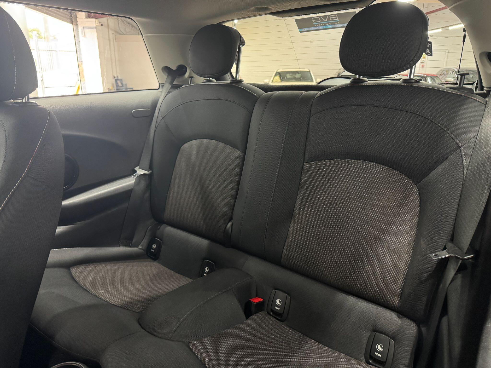 Mini Hatch view 31