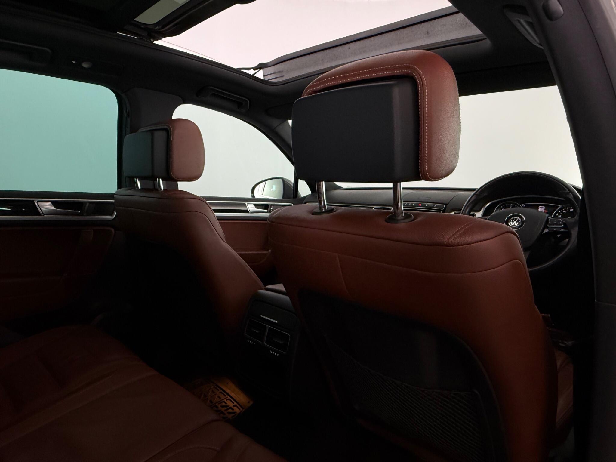 Volkswagen Touareg view 32