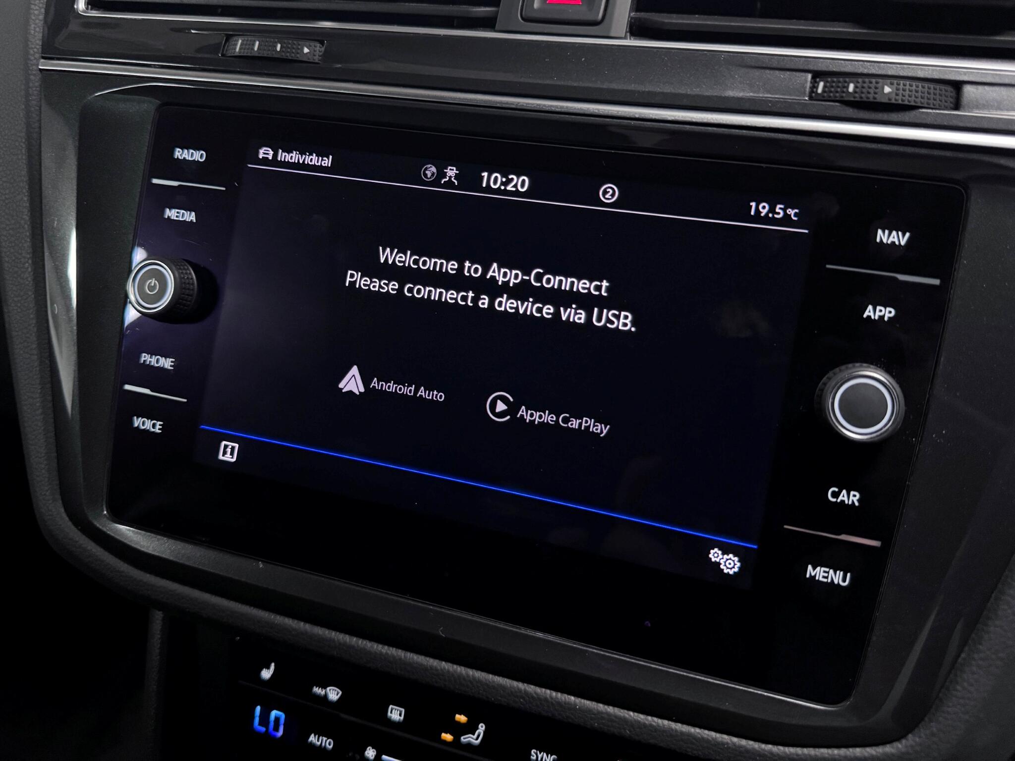 Volkswagen Tiguan view 42