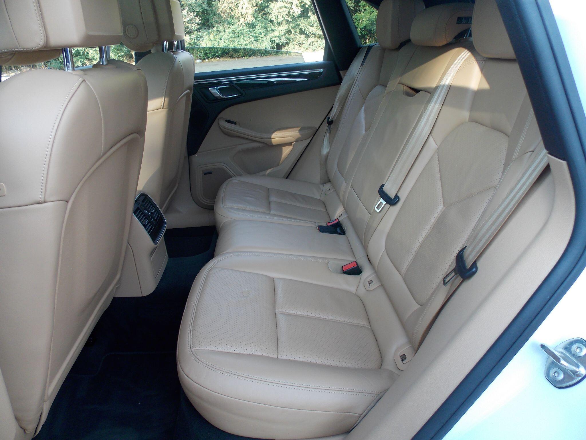 Porsche Macan view 42