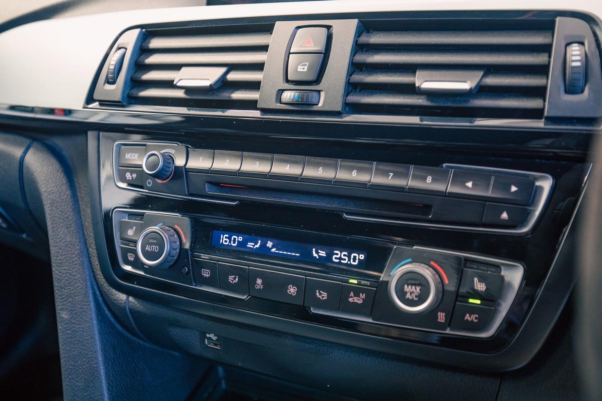 BMW 4 Series view 17