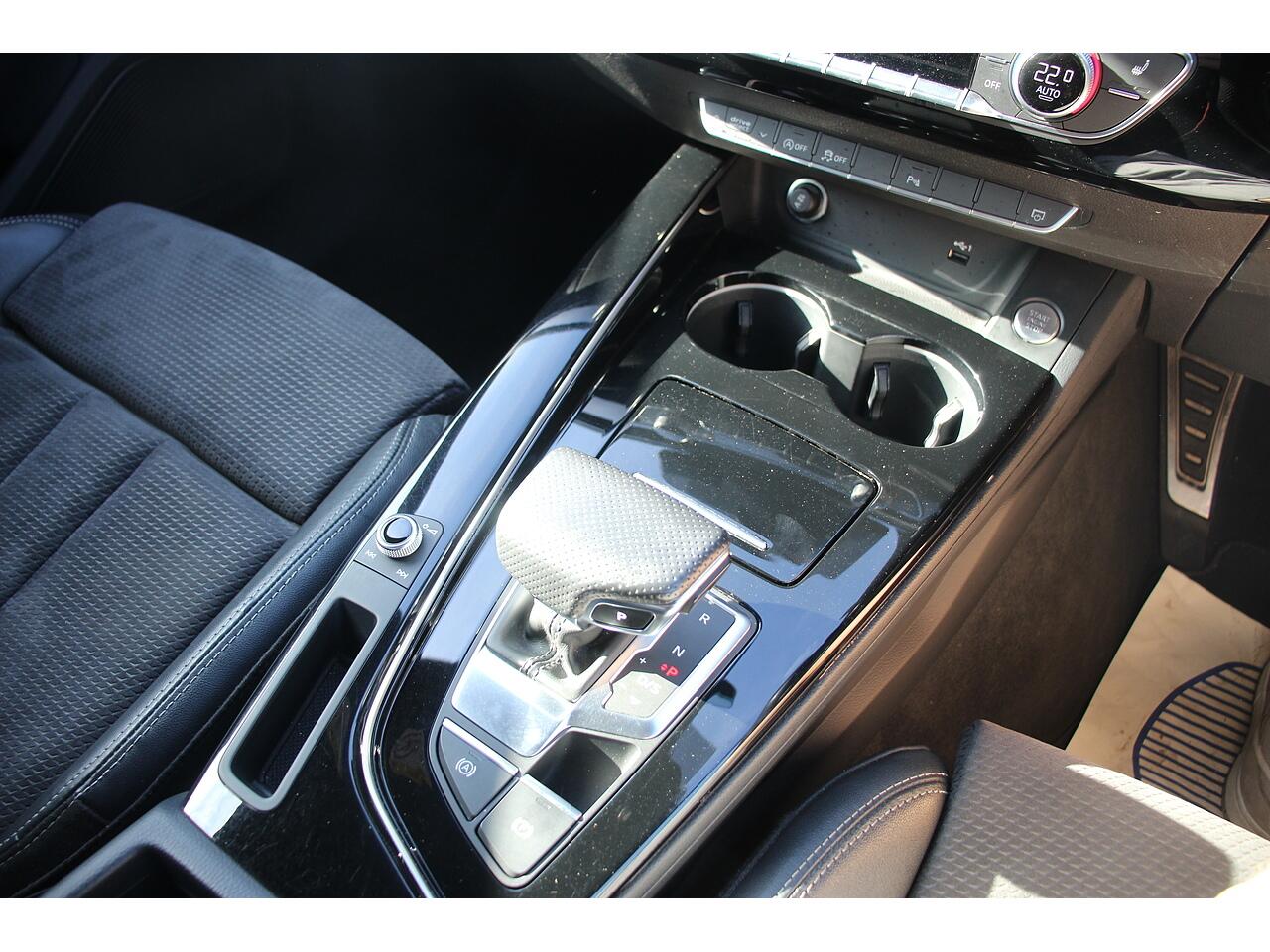 Audi A4 view 27