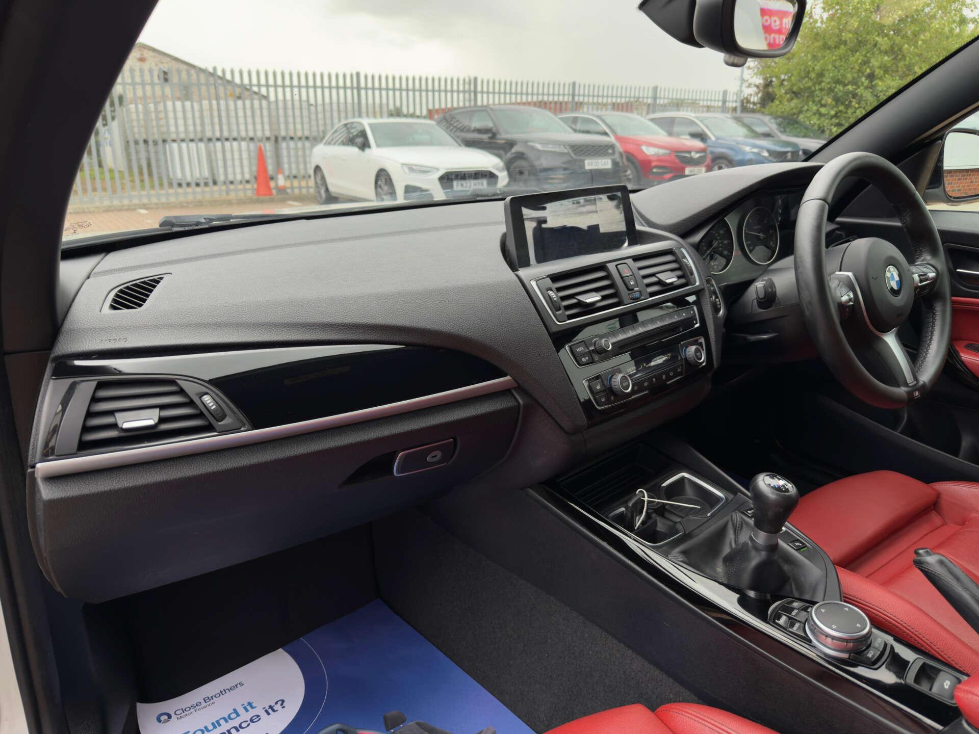 BMW 2 Series view 26