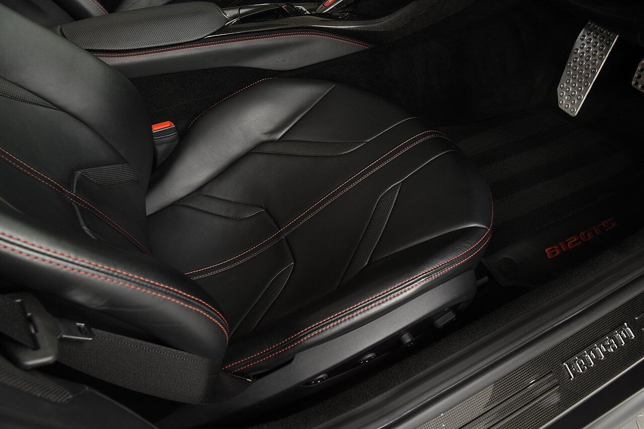 Ferrari 812 view 11