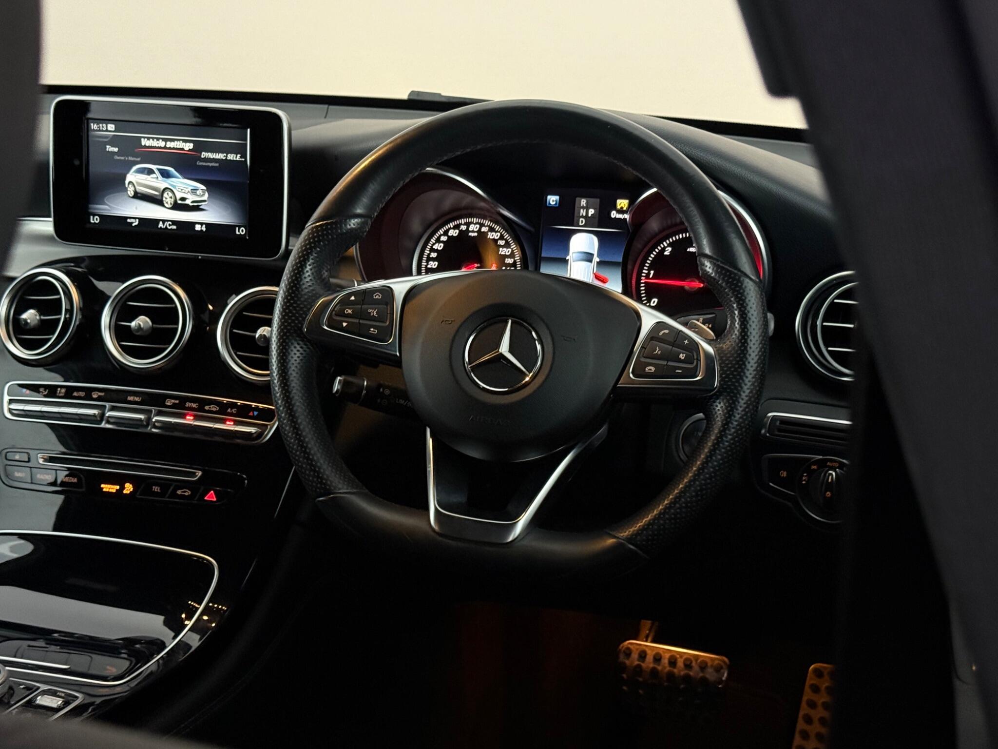 Mercedes-Benz GLC view 13