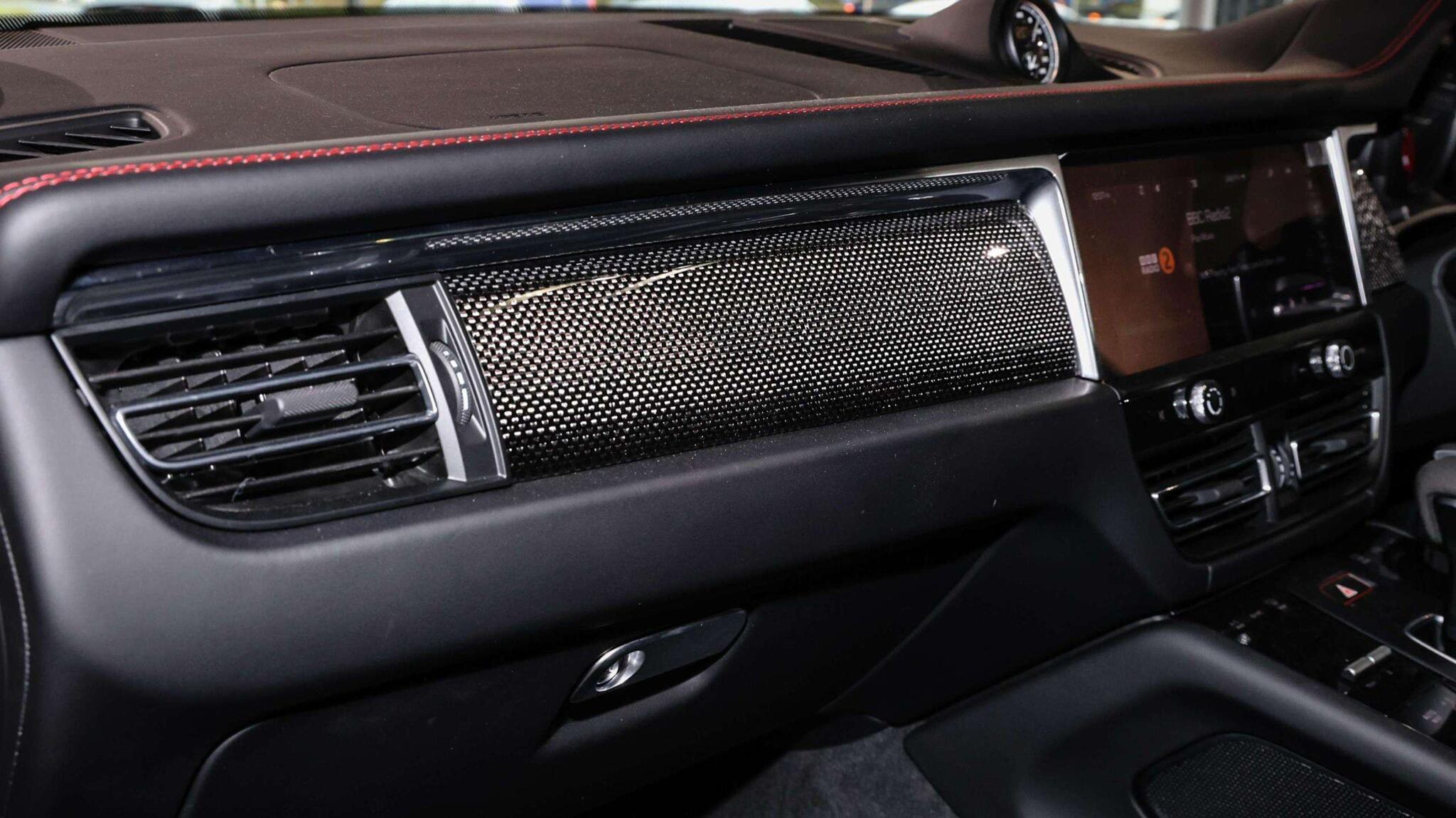 Porsche Macan view 19
