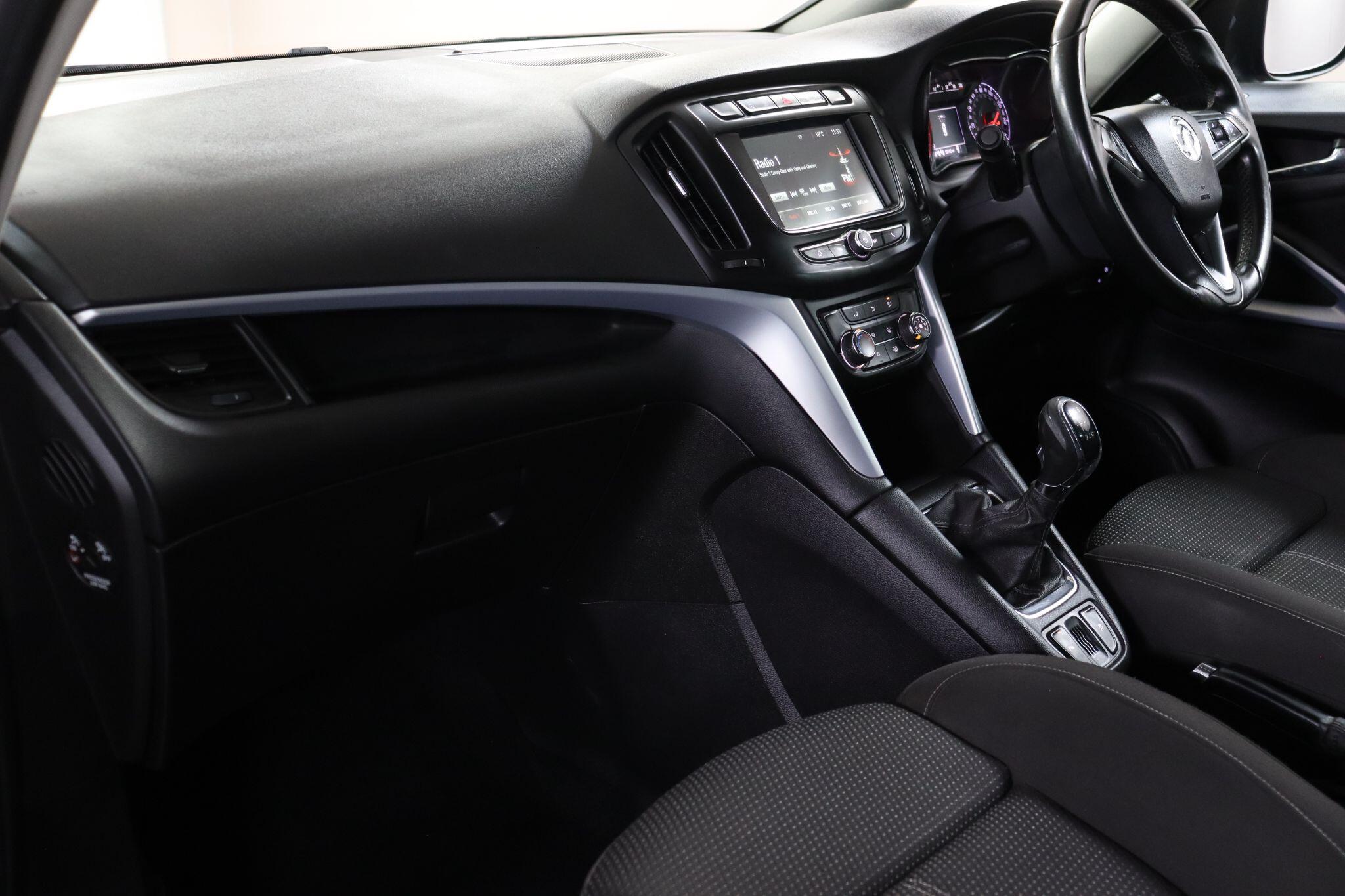Vauxhall Zafira Tourer view 34