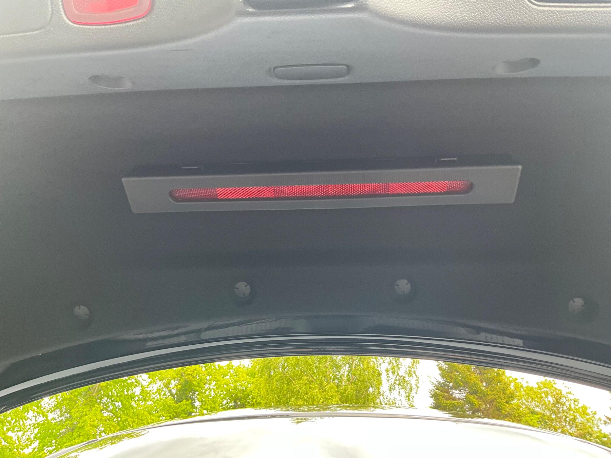 Mercedes-Benz E Class view 37