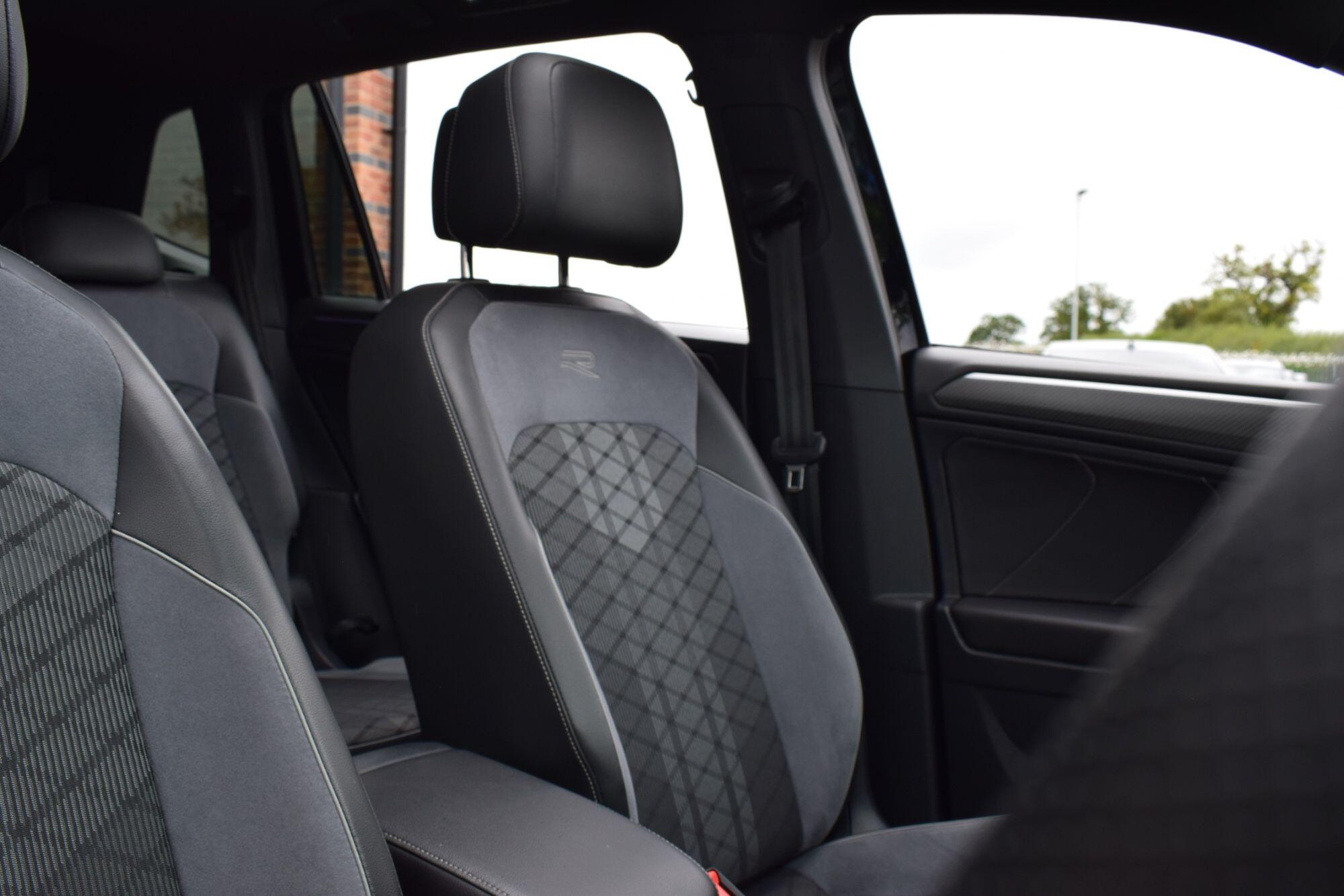 Volkswagen Tiguan Allspace view 13
