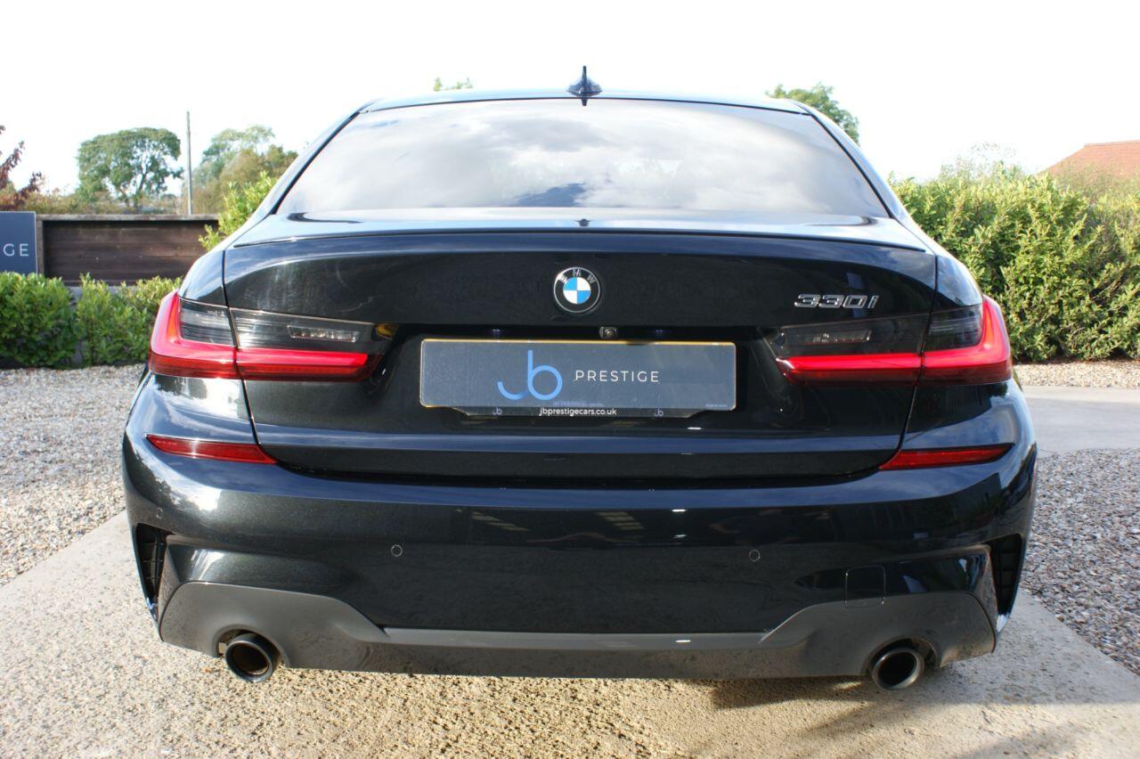 BMW 3 Series view 15