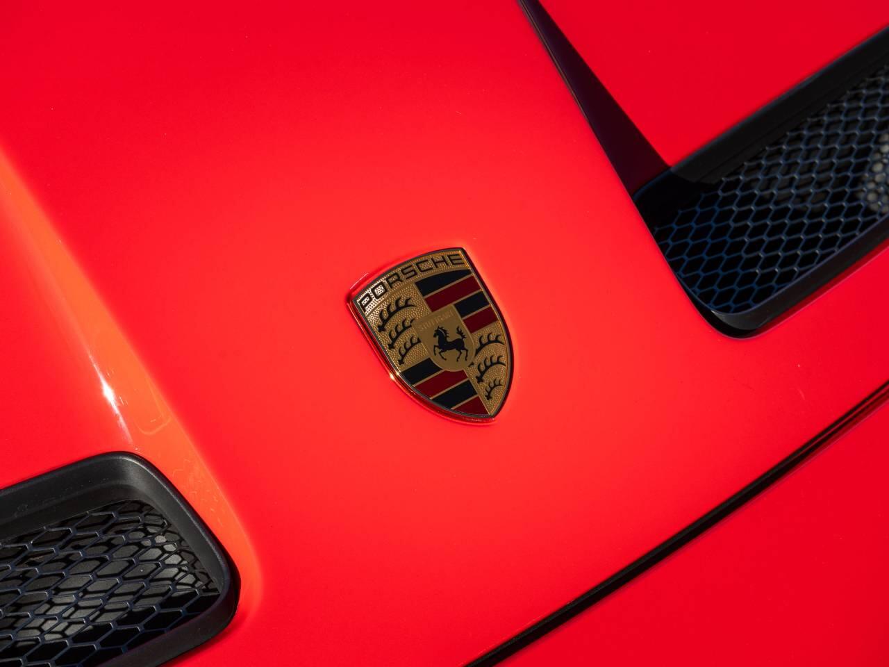 Porsche 911 view 47