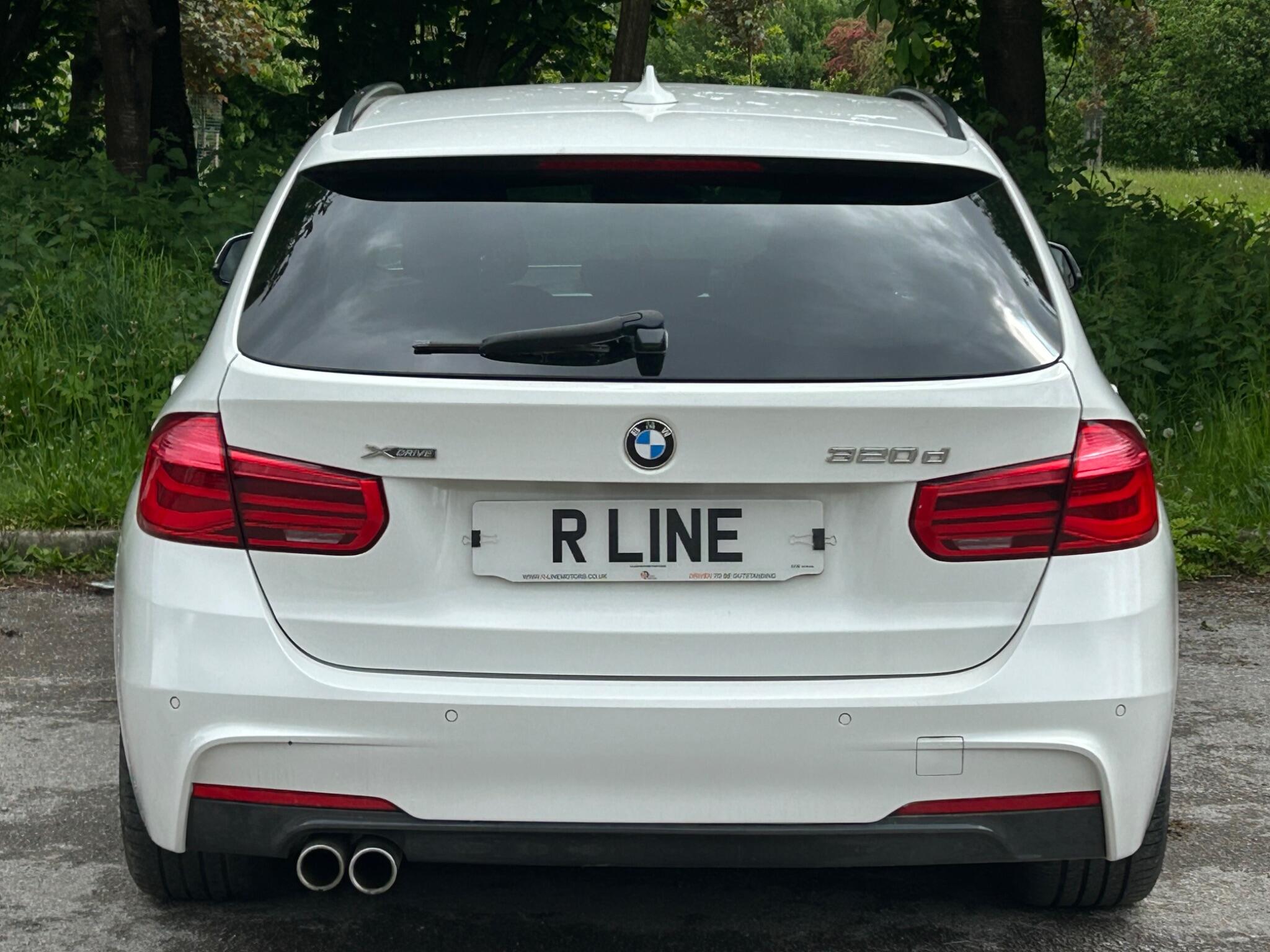 BMW 3 Series view 13