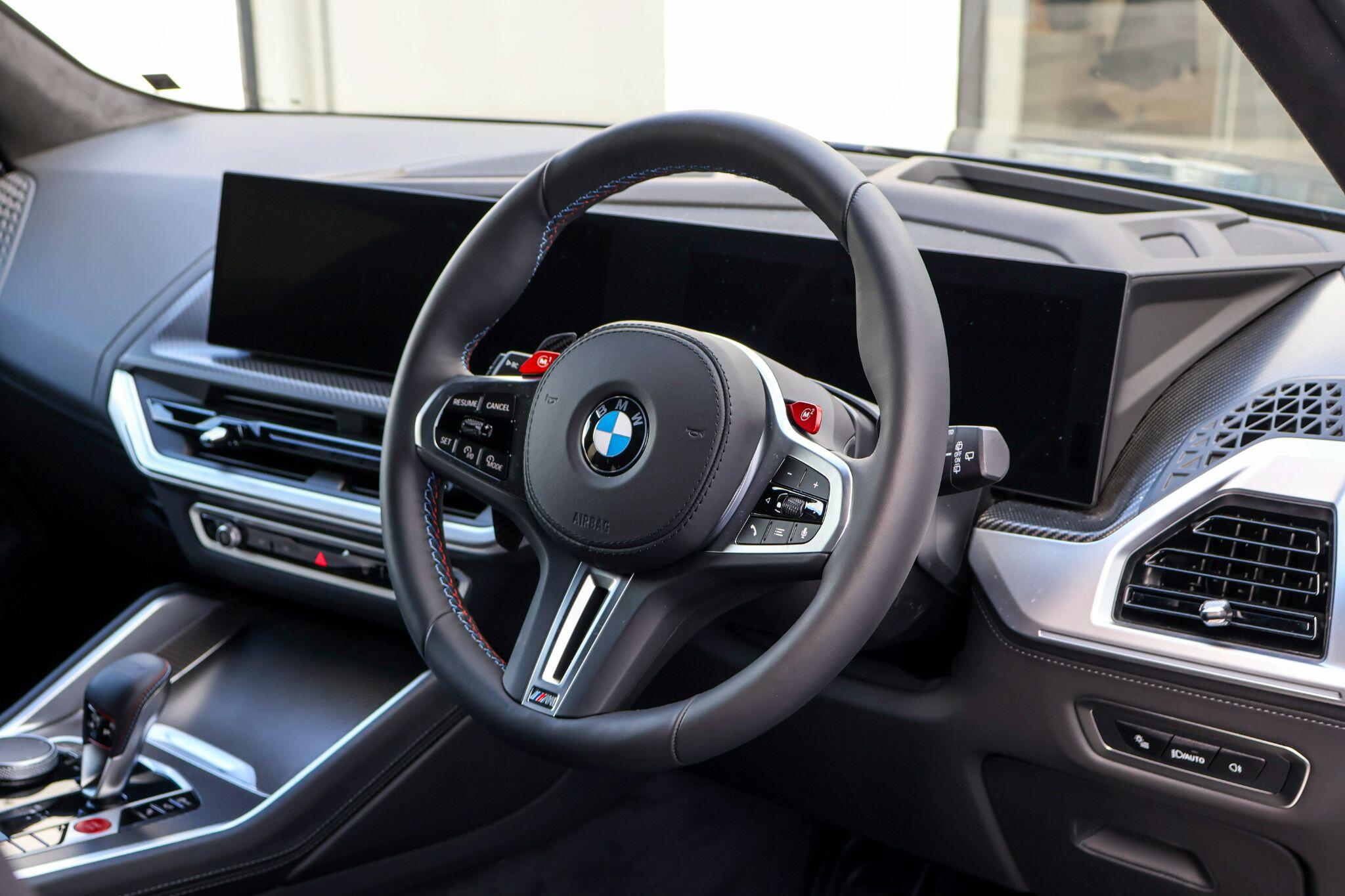 BMW XM view 23