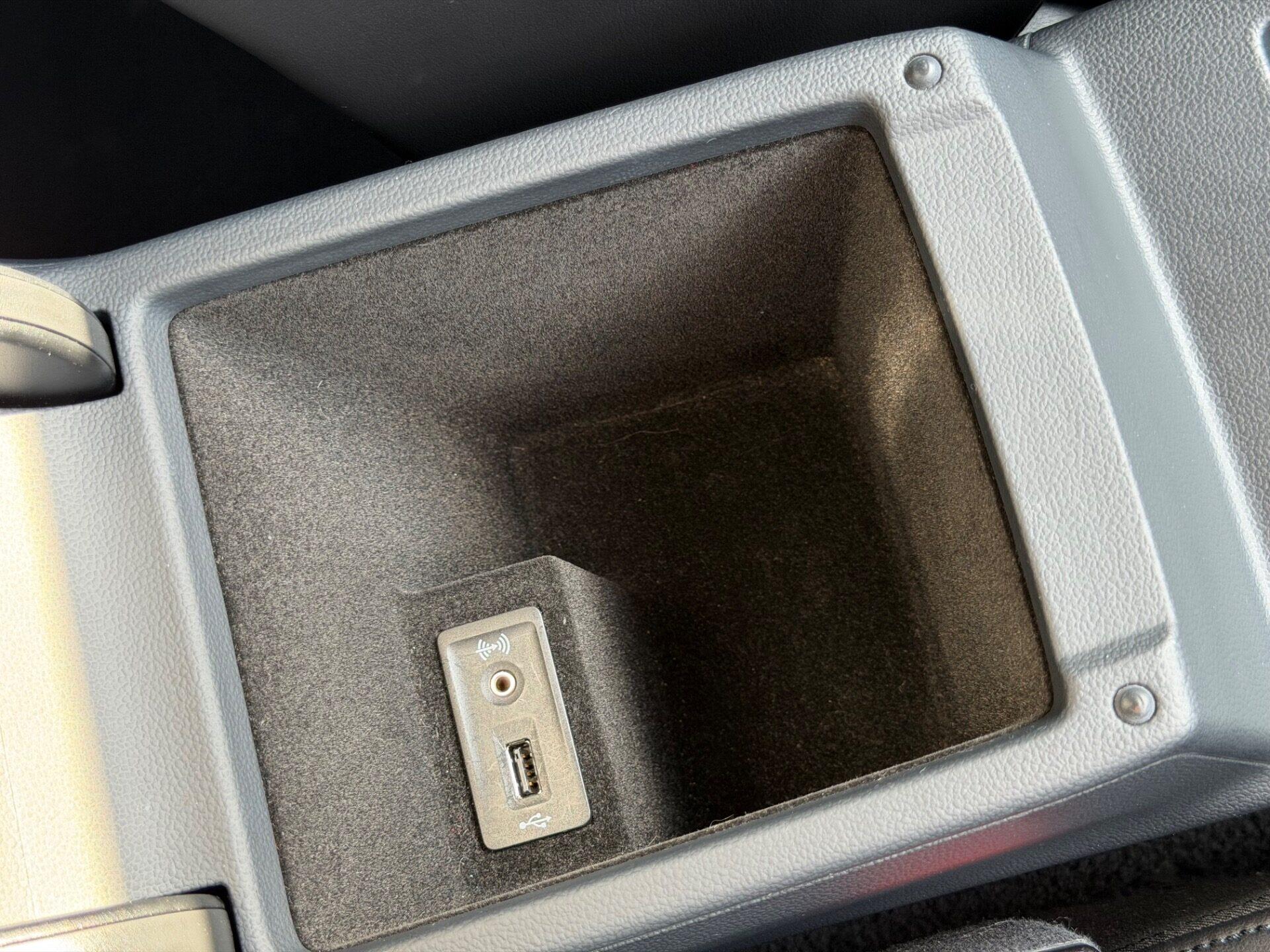 Volkswagen Passat view 41