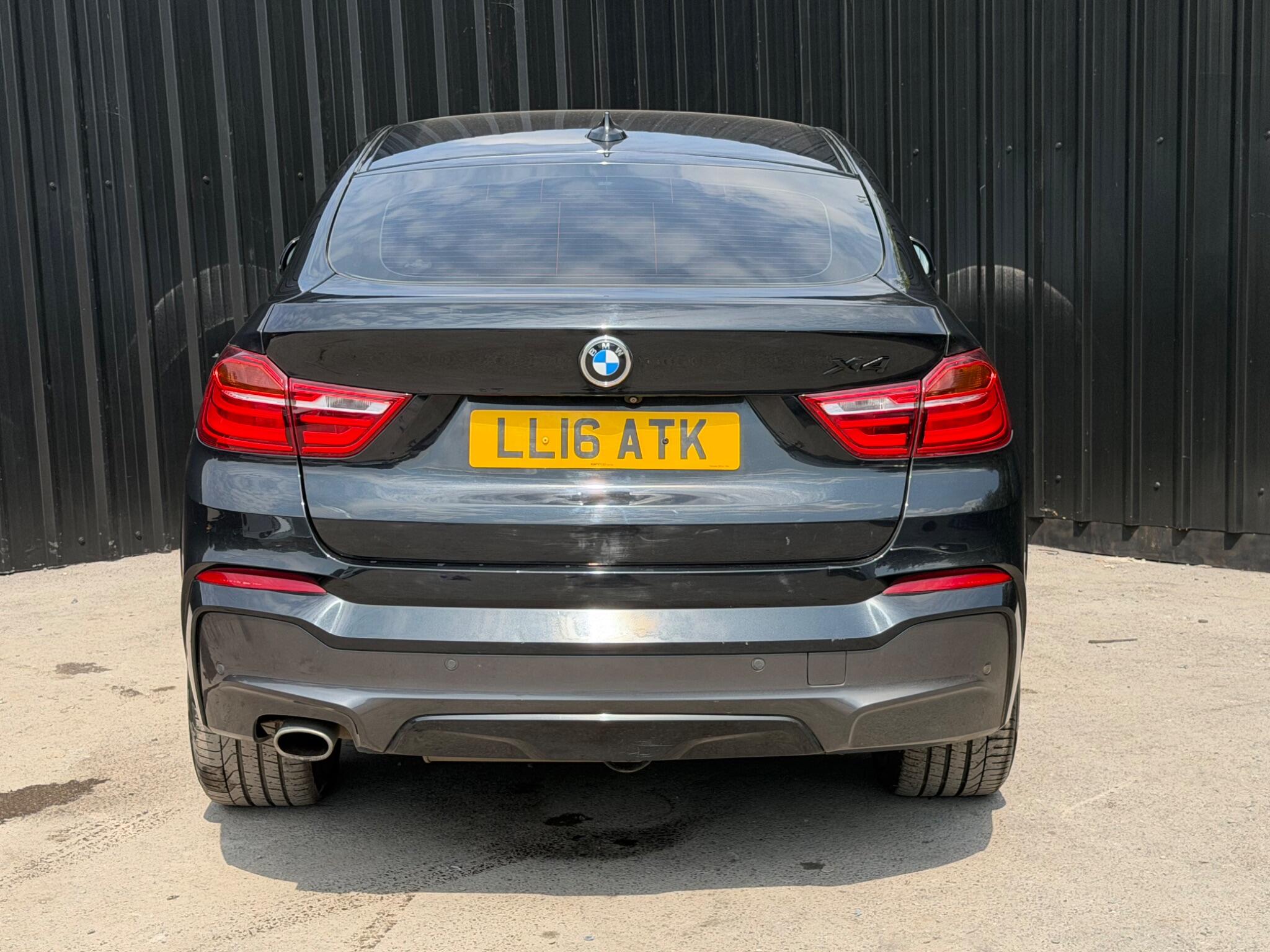 BMW X4 view 7
