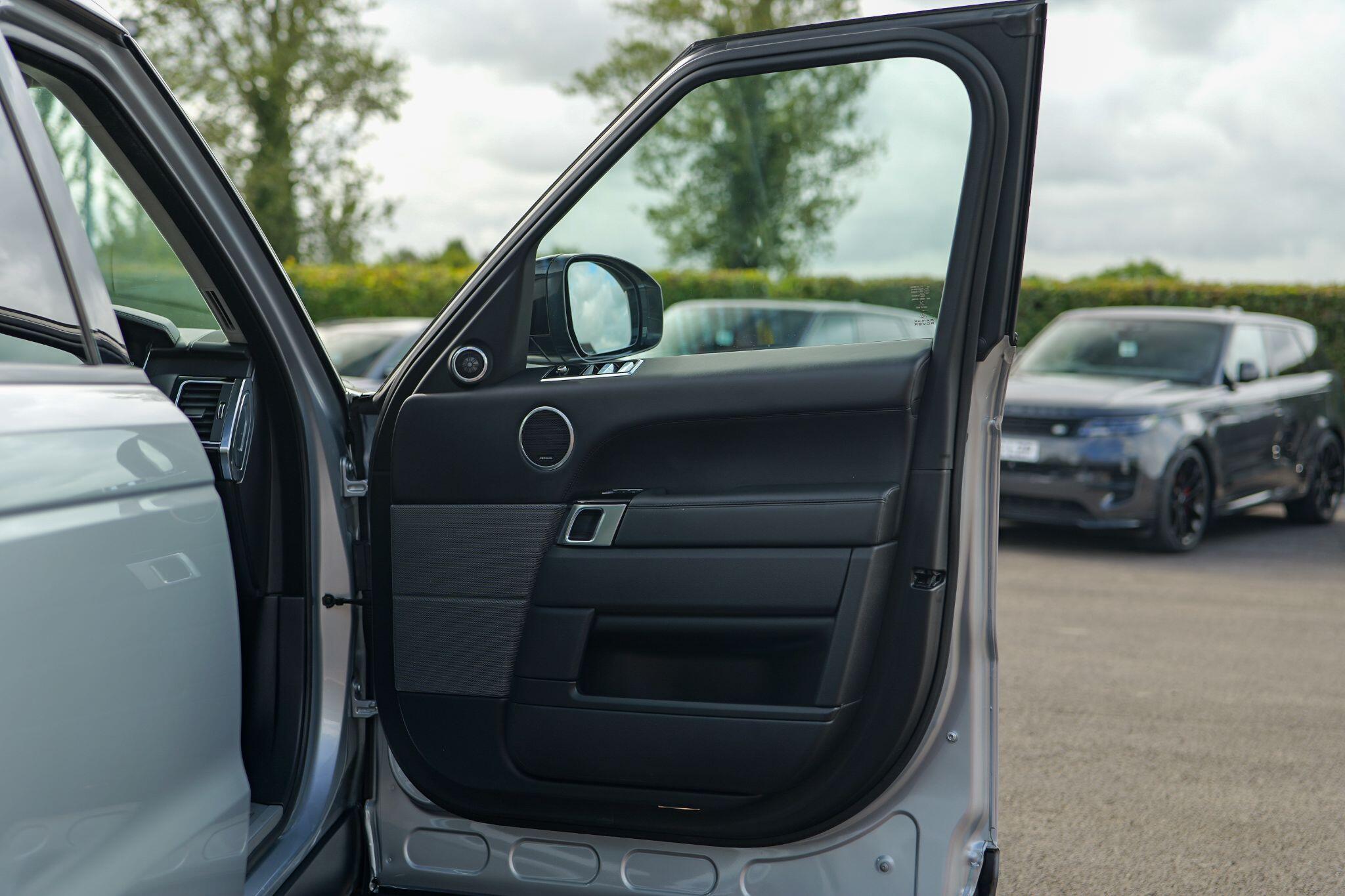 Land Rover Range Rover Sport view 32